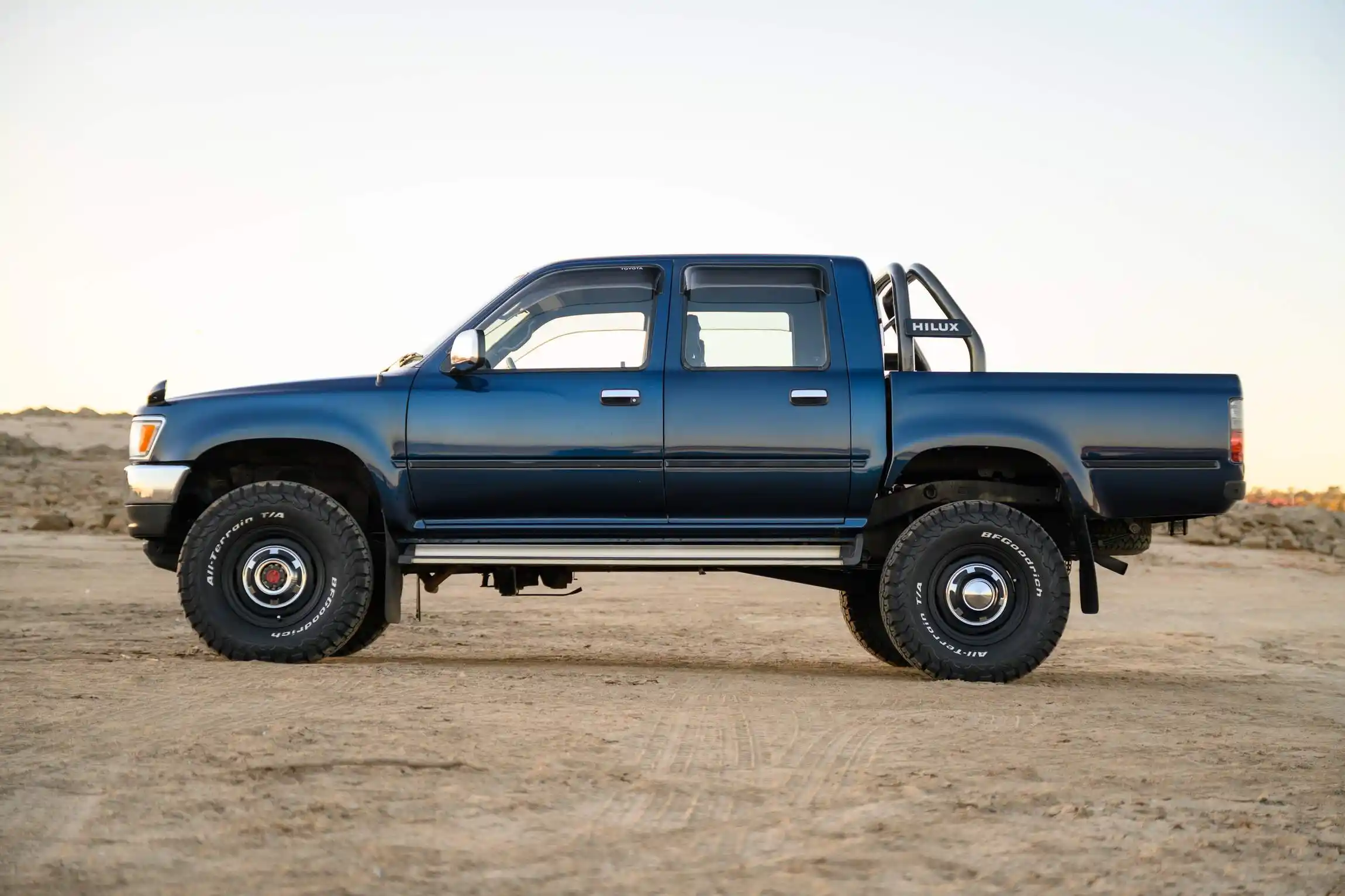 Sold: 1996 Toyota Hilux SSR 4×4