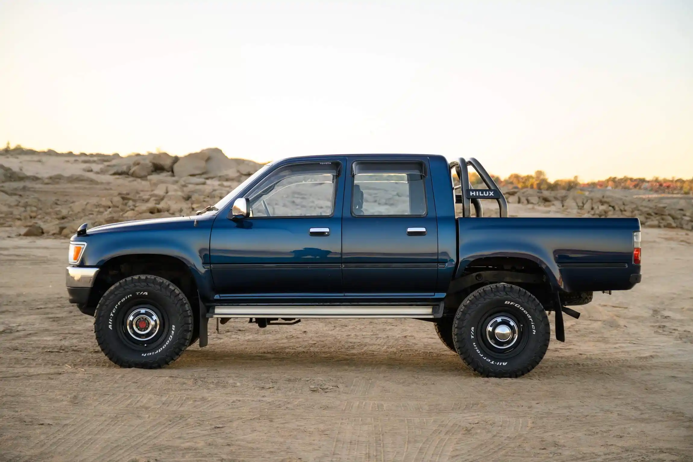 Sold: 1996 Toyota Hilux SSR 4×4