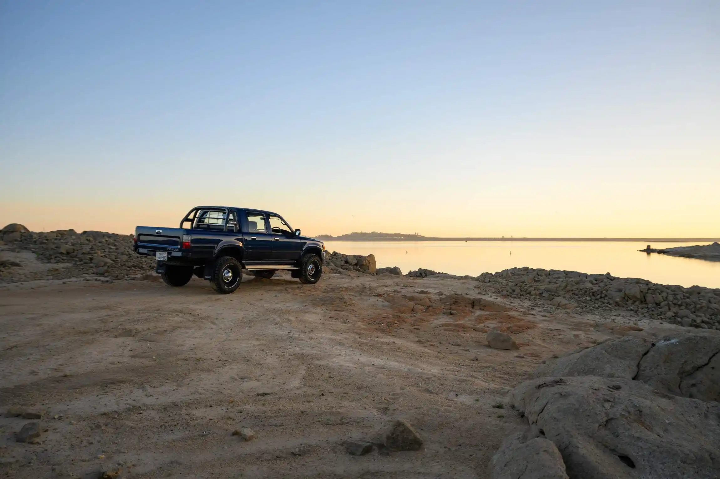 Sold: 1996 Toyota Hilux SSR 4×4