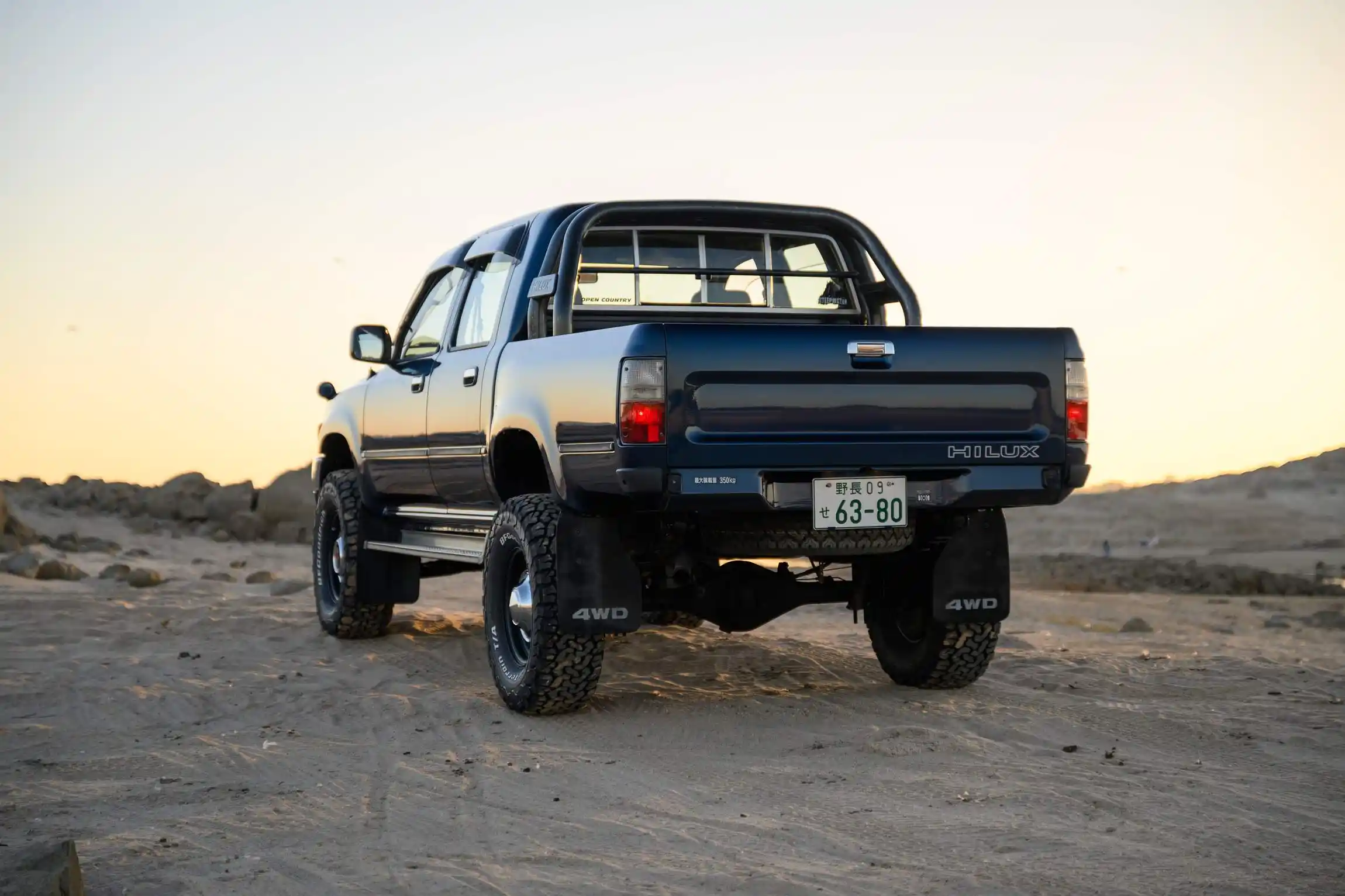 Sold: 1996 Toyota Hilux SSR 4×4
