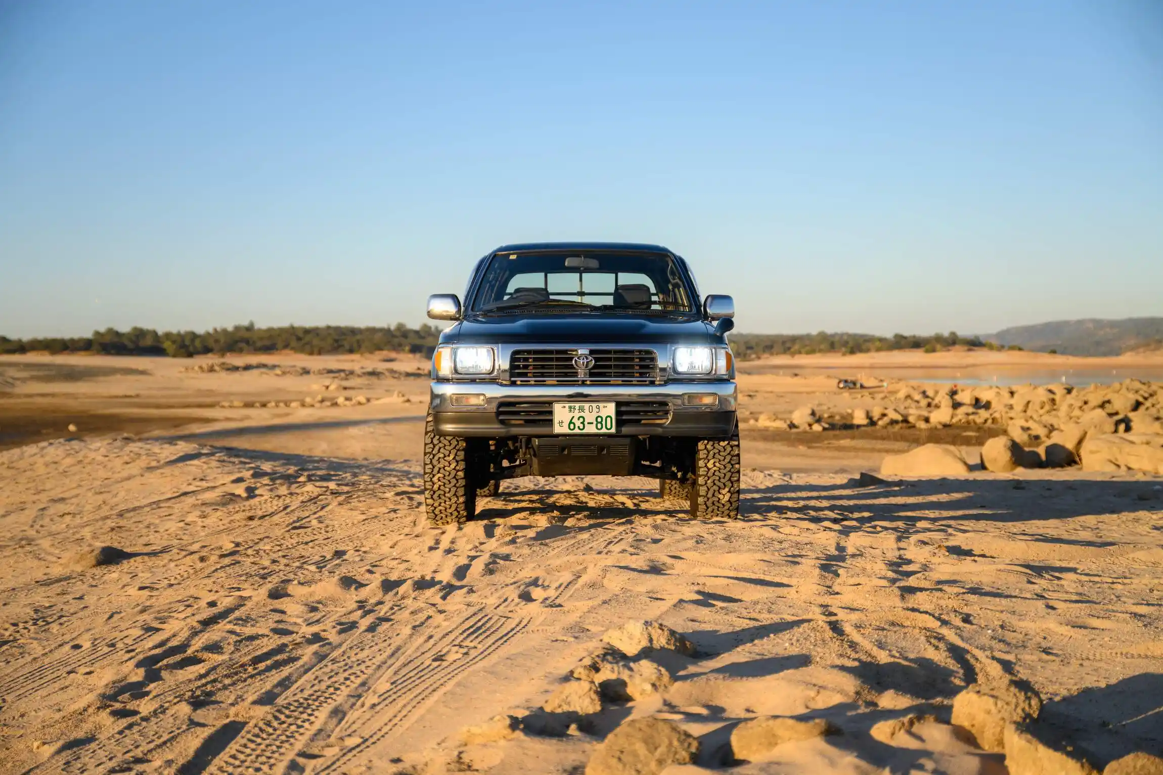 Sold: 1996 Toyota Hilux SSR 4×4
