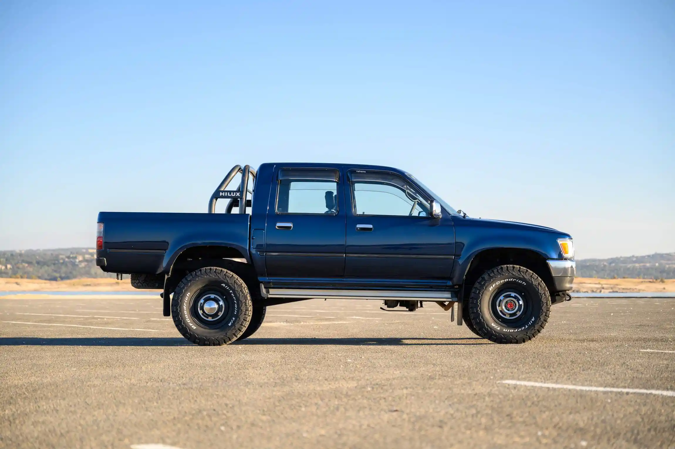 Sold: 1996 Toyota Hilux SSR 4×4