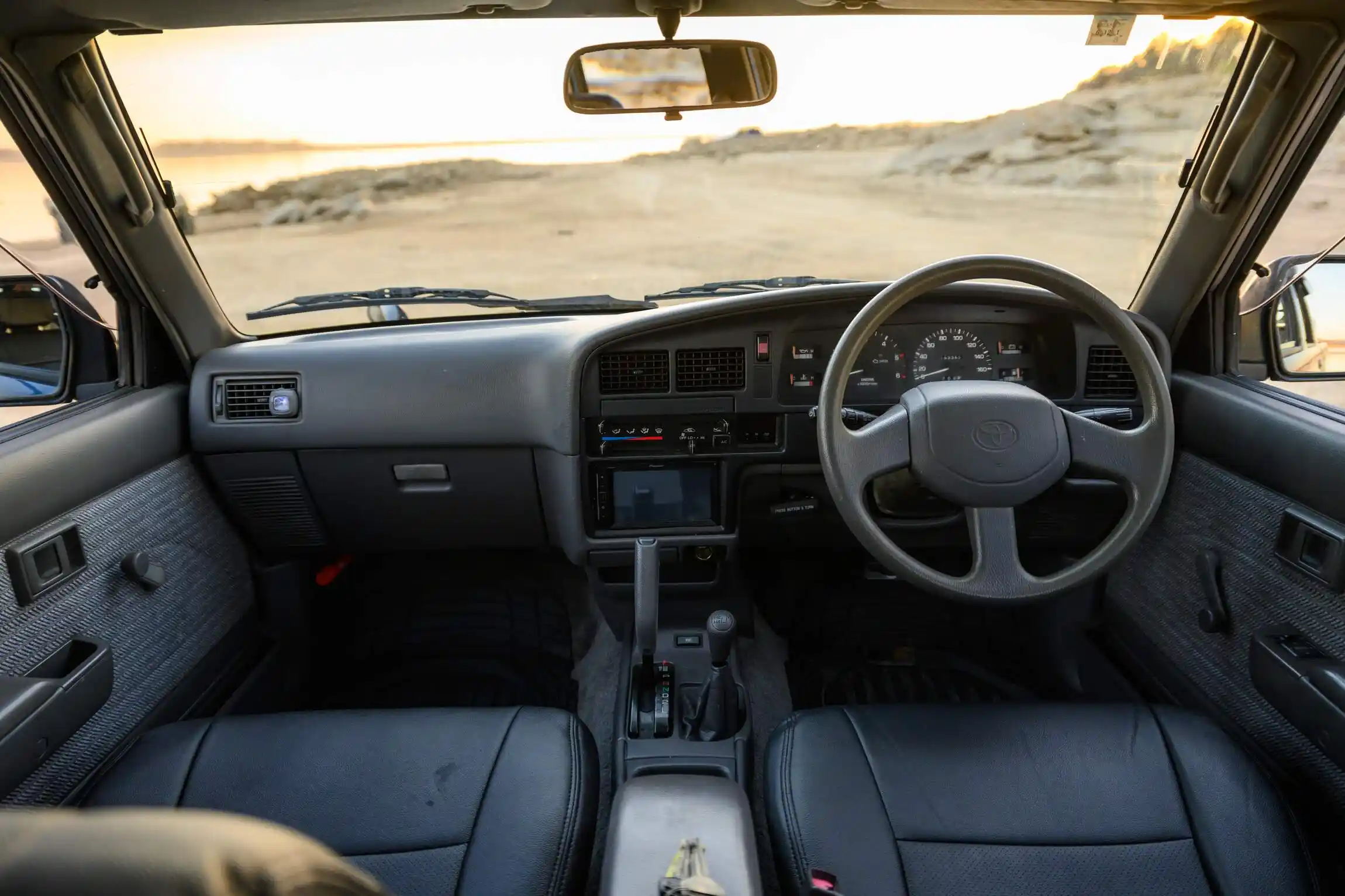 Sold: 1996 Toyota Hilux SSR 4×4