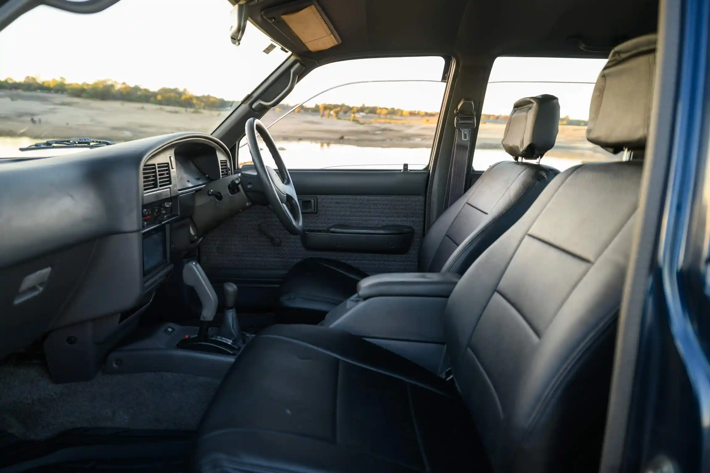 Sold: 1996 Toyota Hilux SSR 4×4