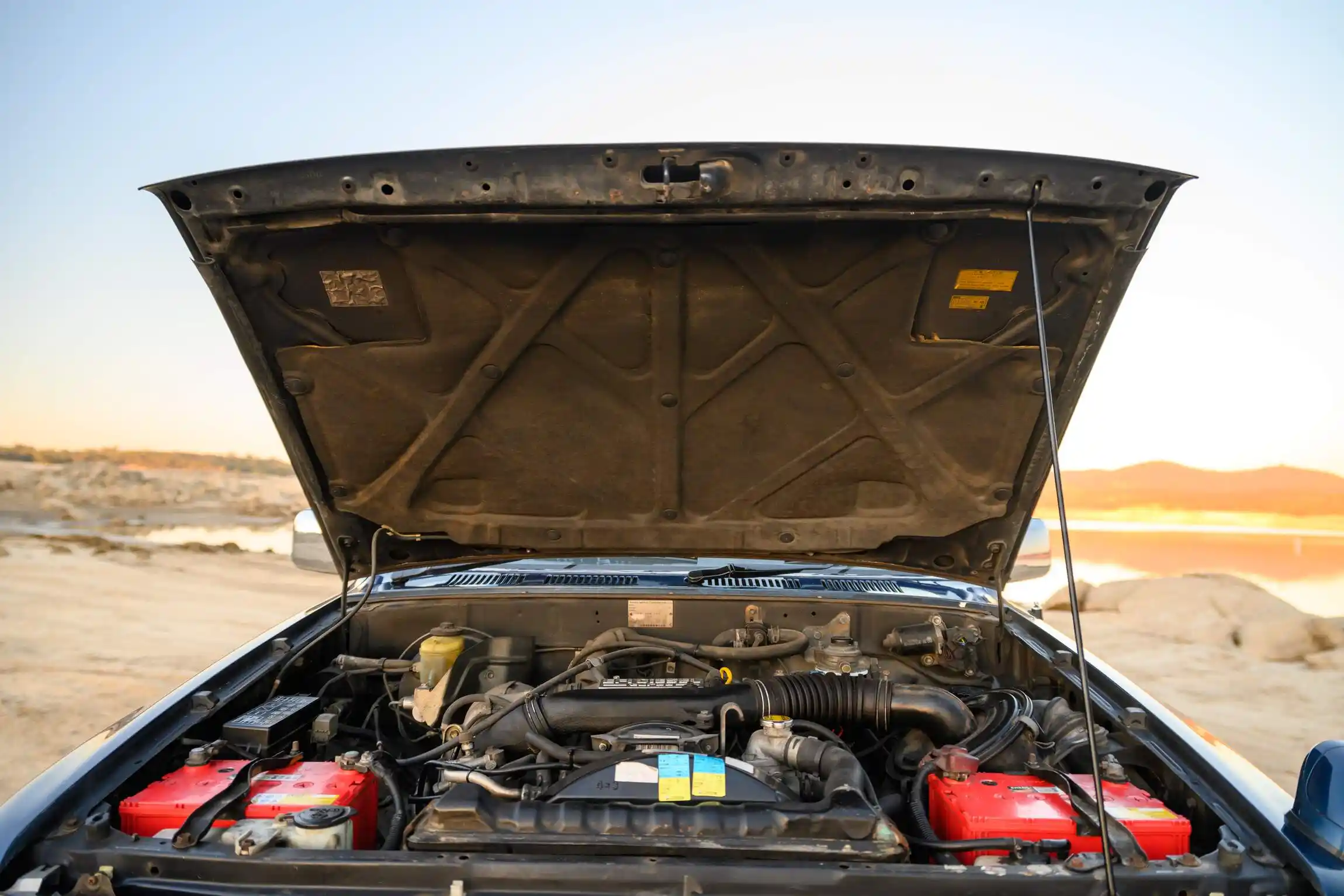 Sold: 1996 Toyota Hilux SSR 4×4