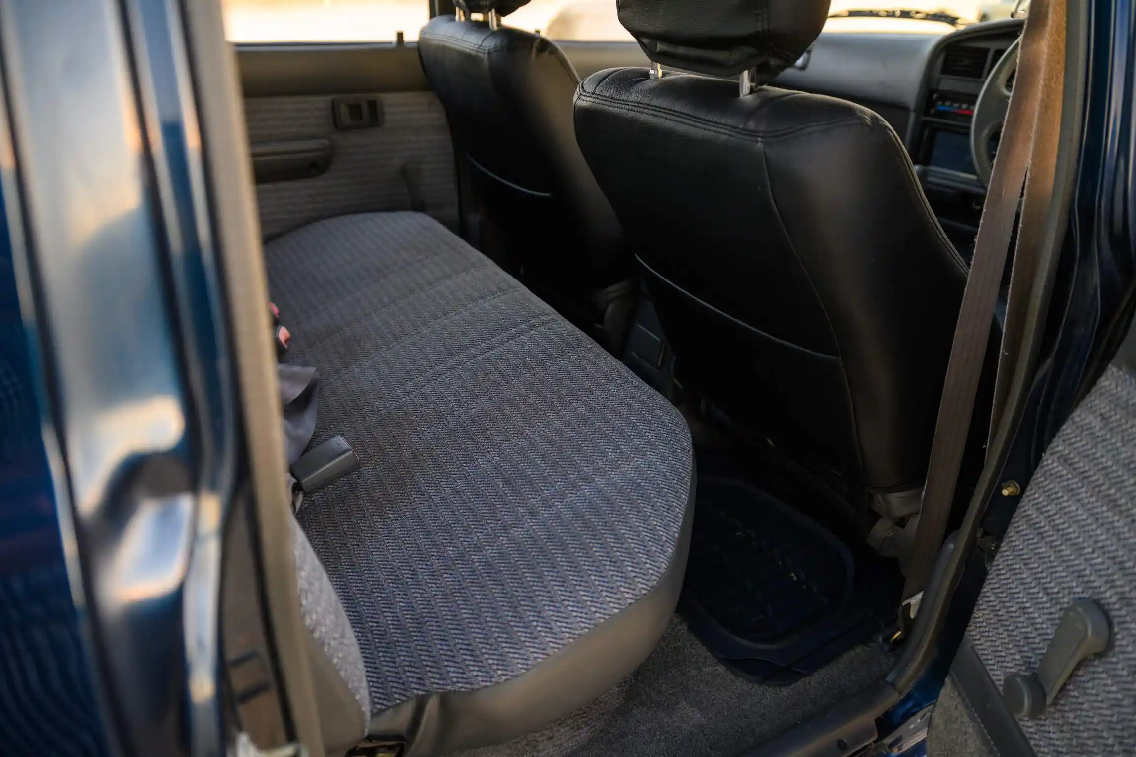 Sold: 1996 Toyota Hilux SSR 4×4