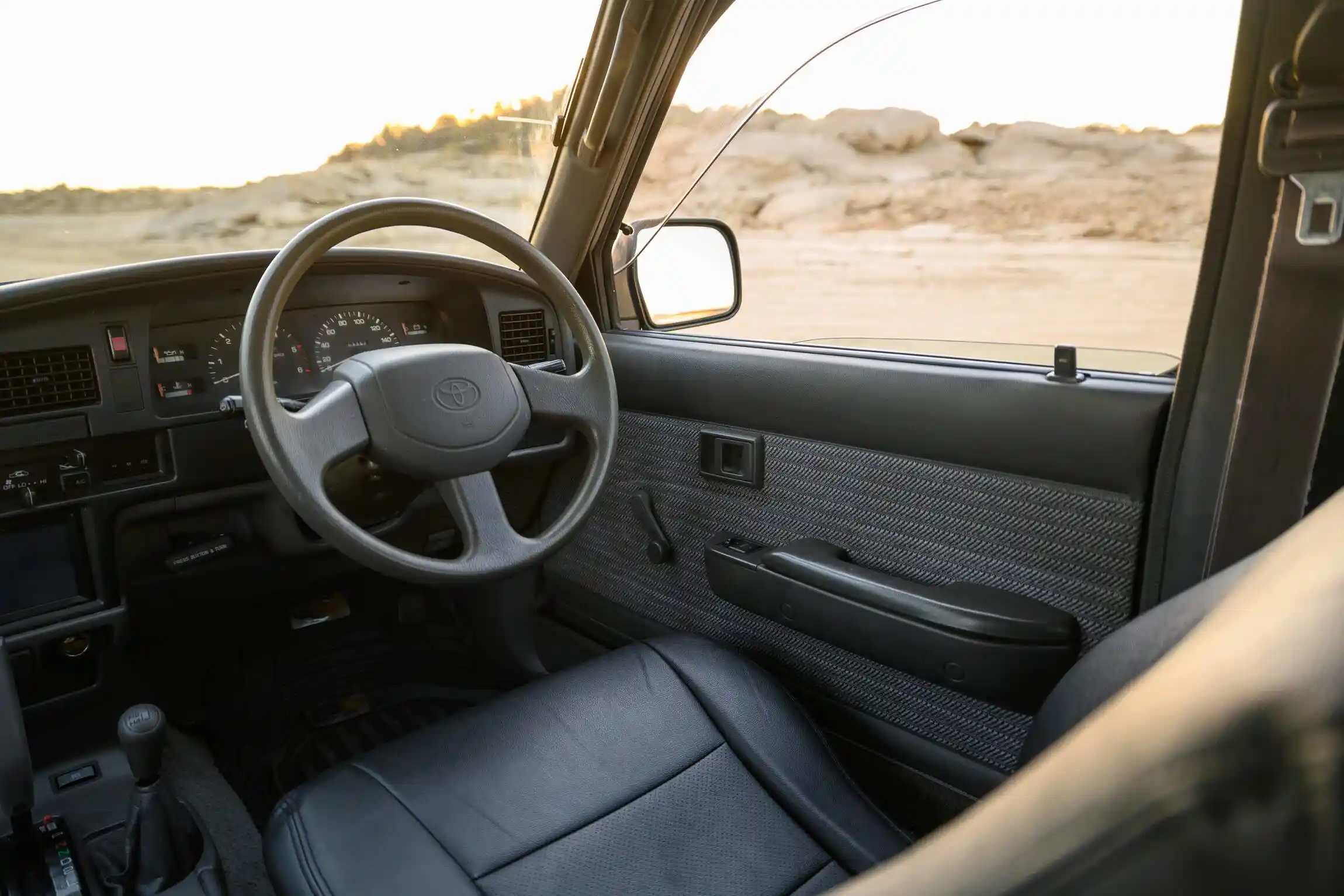 Sold: 1996 Toyota Hilux SSR 4×4