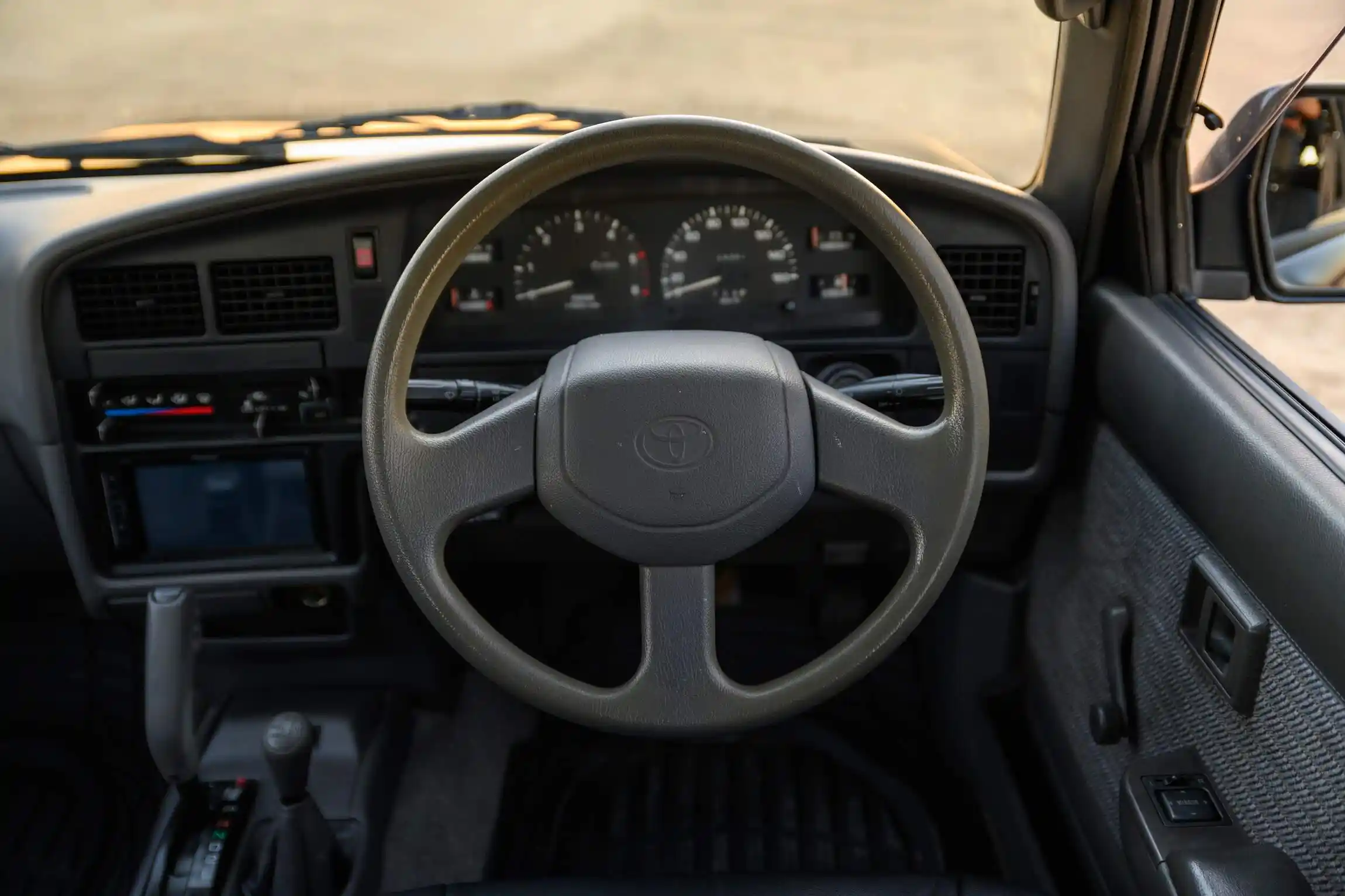 Sold: 1996 Toyota Hilux SSR 4×4