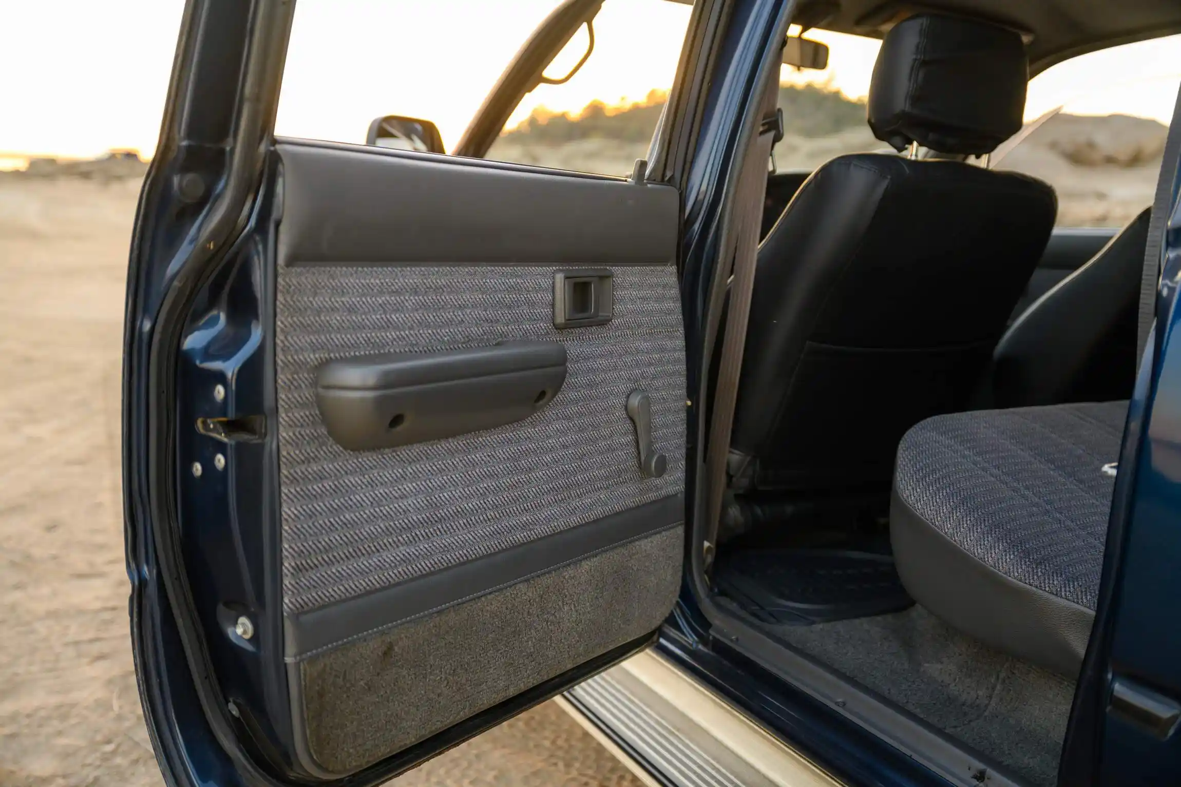 Sold: 1996 Toyota Hilux SSR 4×4