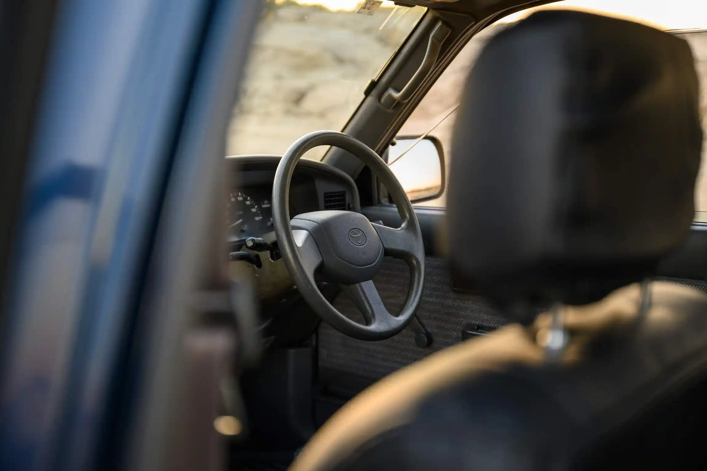 Sold: 1996 Toyota Hilux SSR 4×4