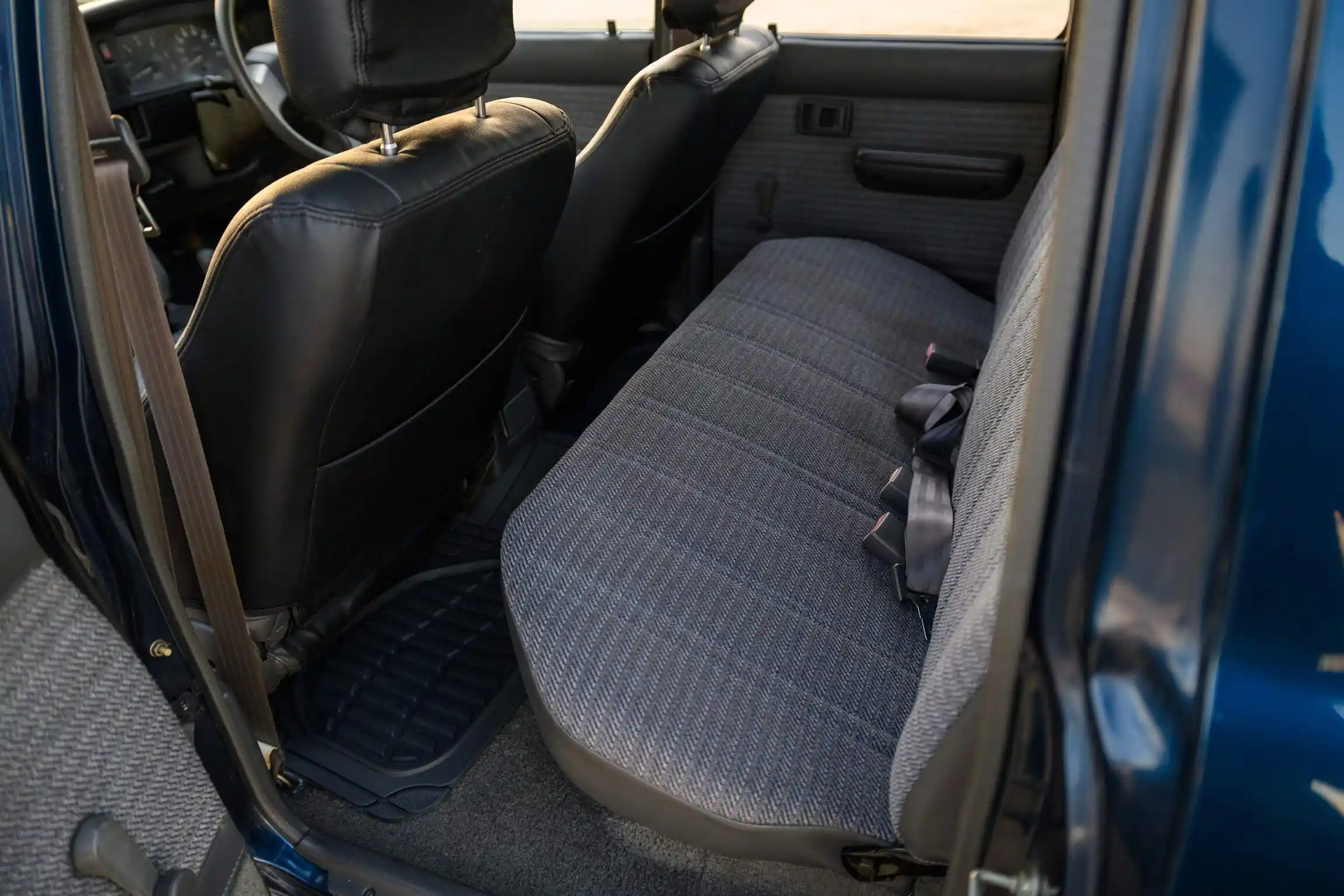 Sold: 1996 Toyota Hilux SSR 4×4