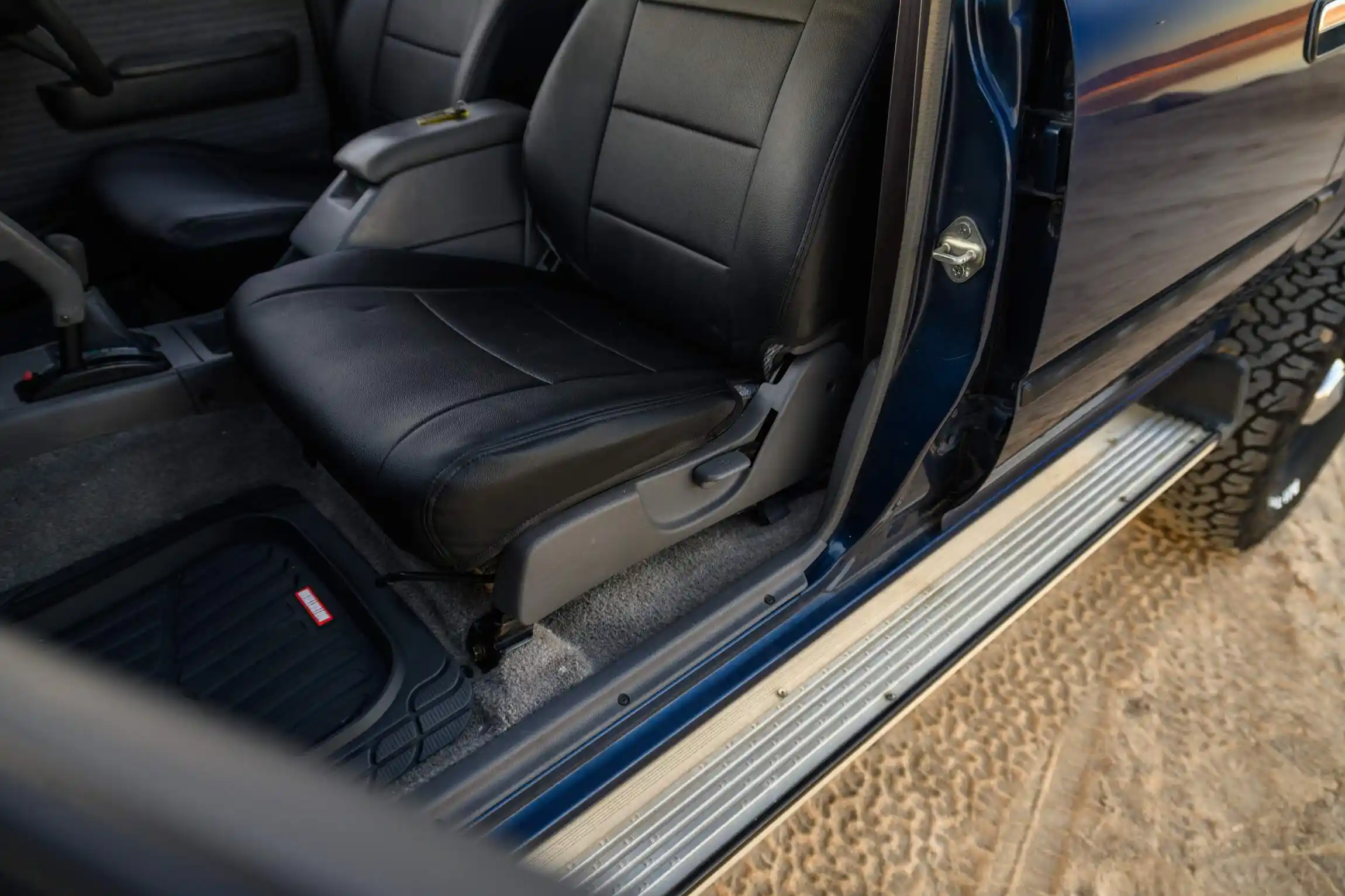 Sold: 1996 Toyota Hilux SSR 4×4