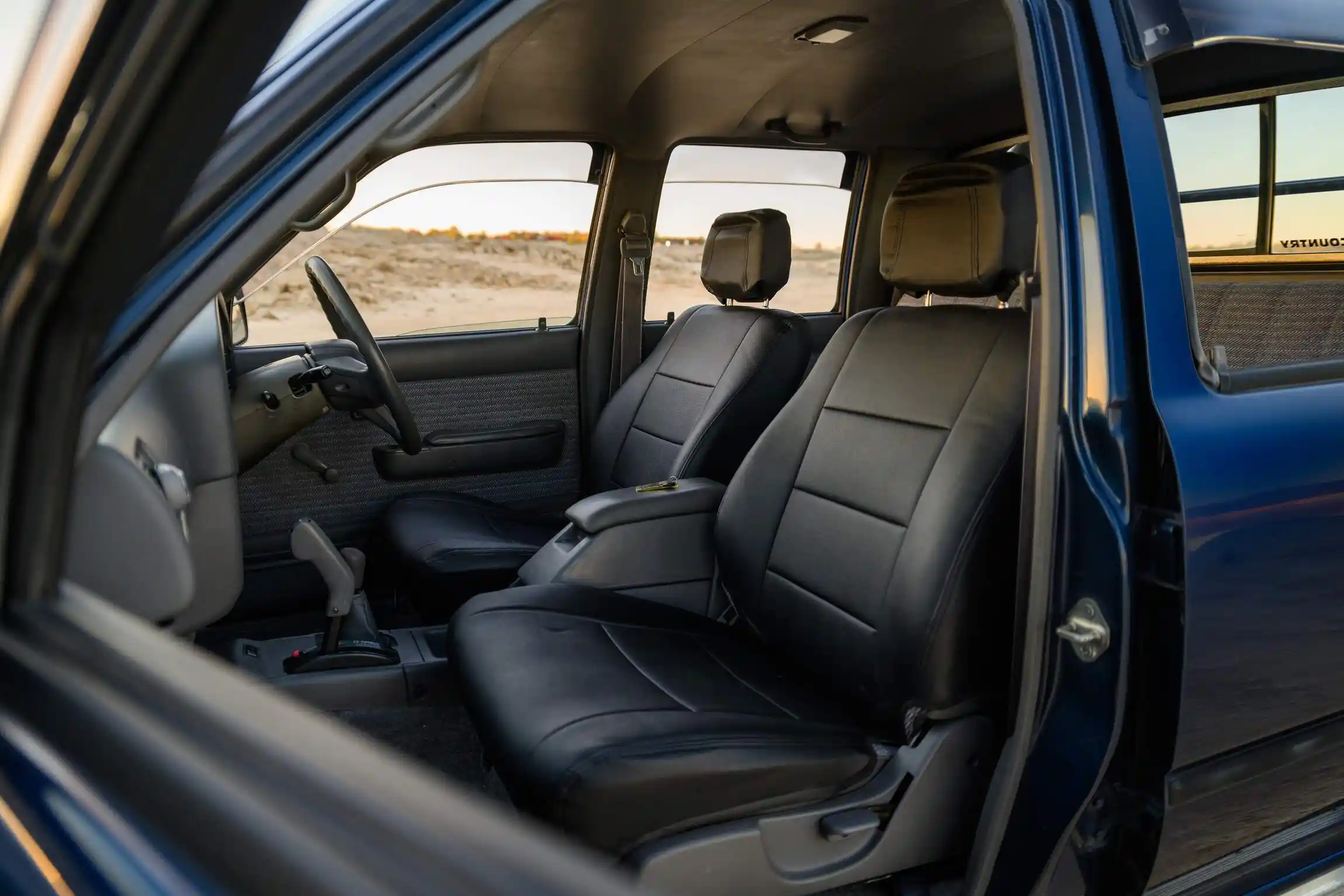 Sold: 1996 Toyota Hilux SSR 4×4