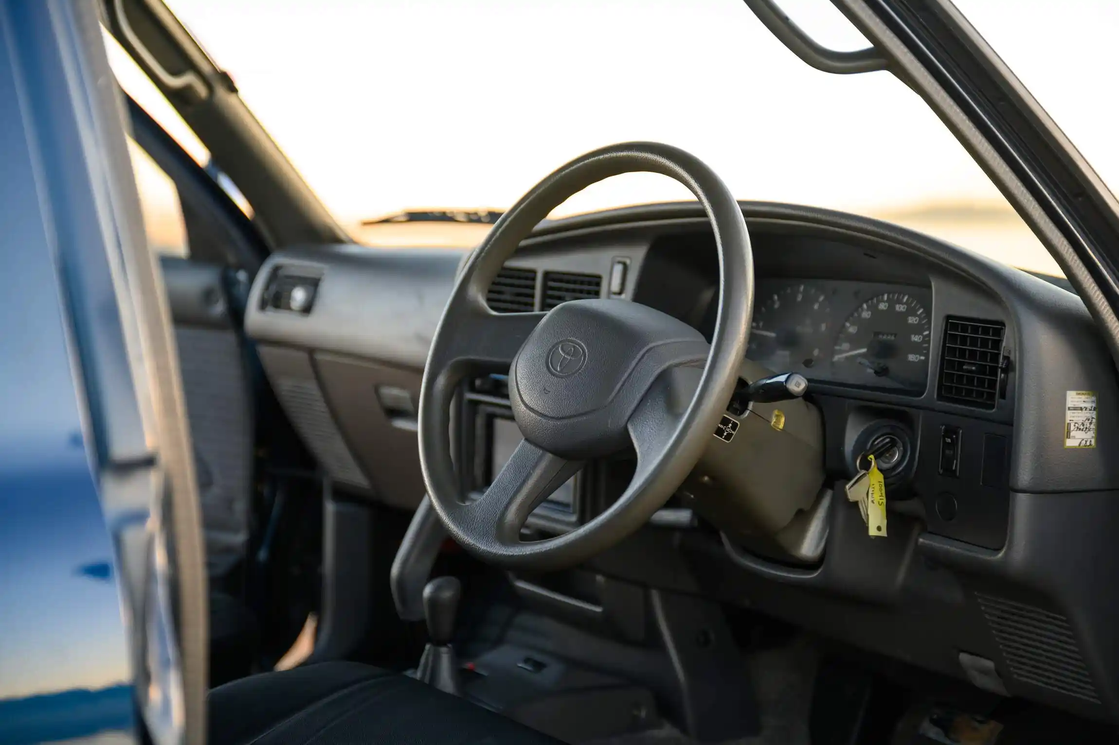 Sold: 1996 Toyota Hilux SSR 4×4