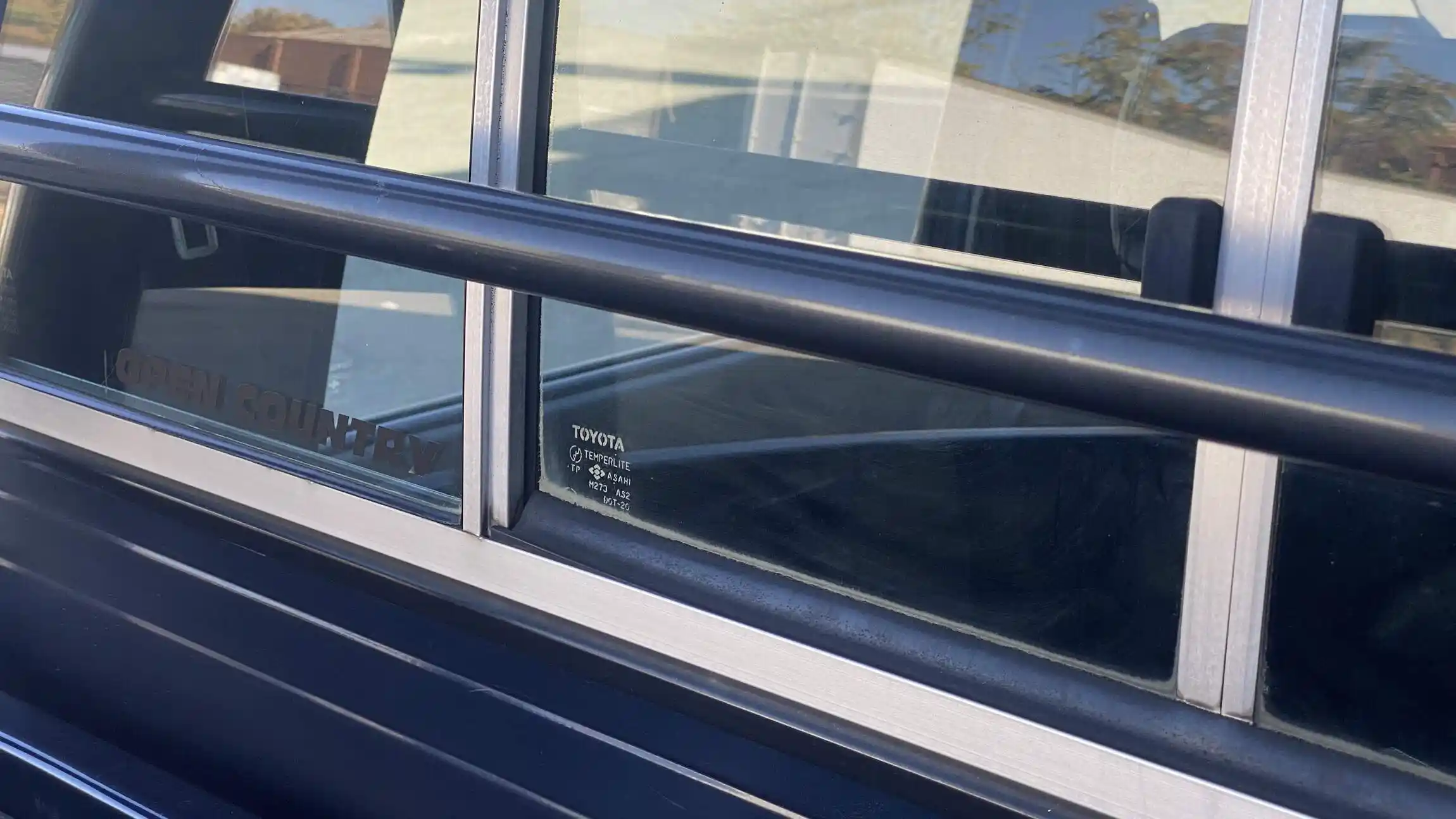 Sold: 1996 Toyota Hilux SSR 4×4