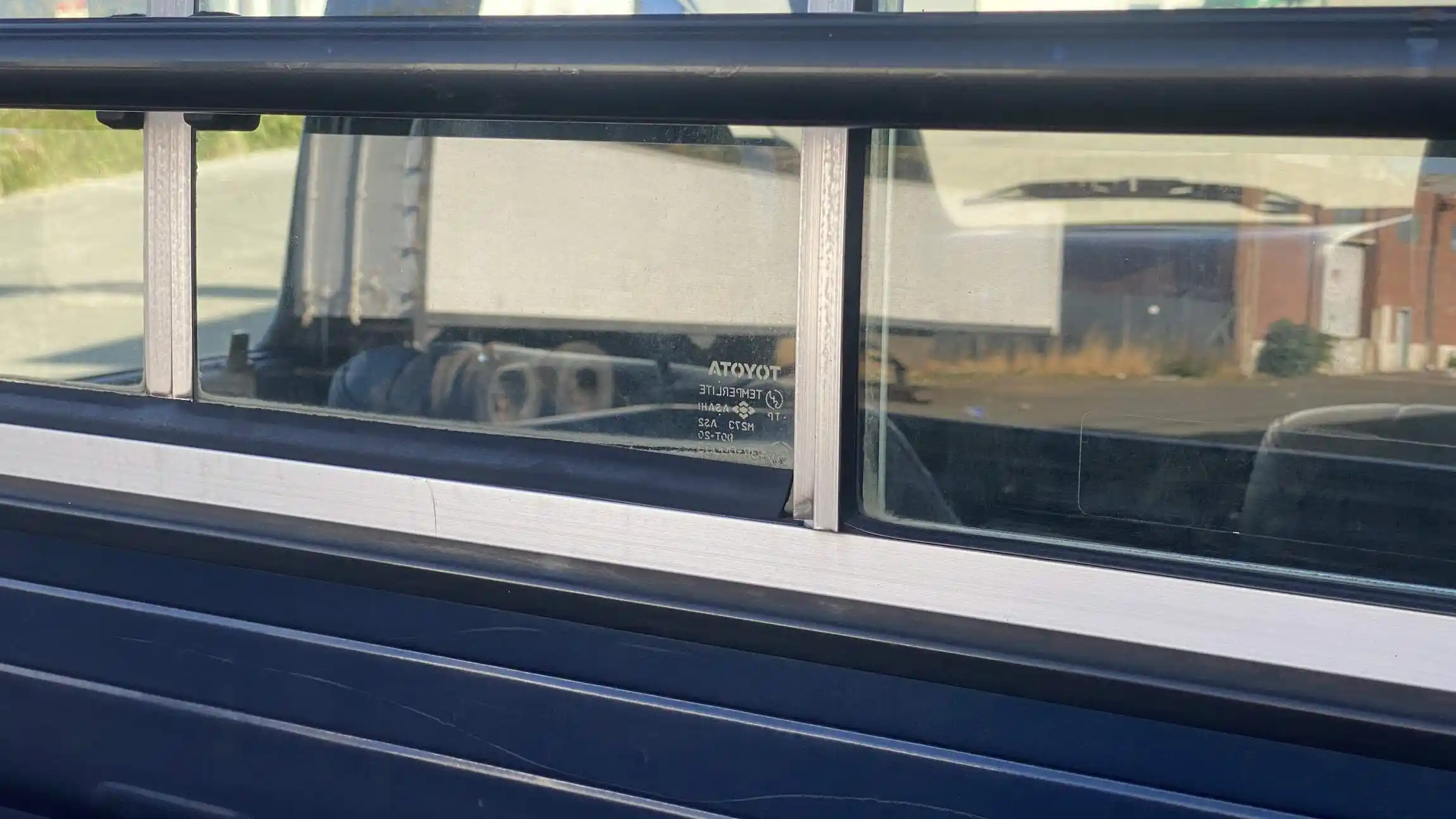 Sold: 1996 Toyota Hilux SSR 4×4