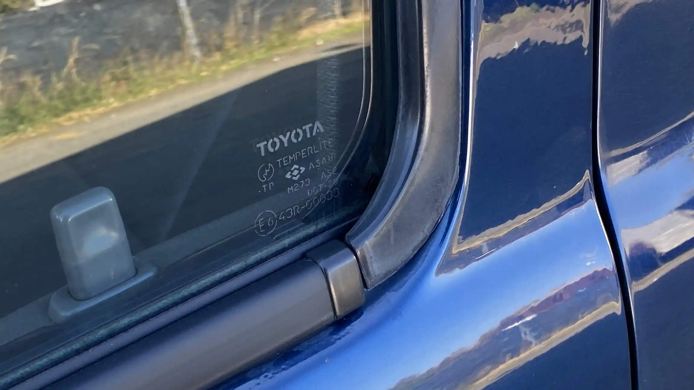 Sold: 1996 Toyota Hilux SSR 4×4