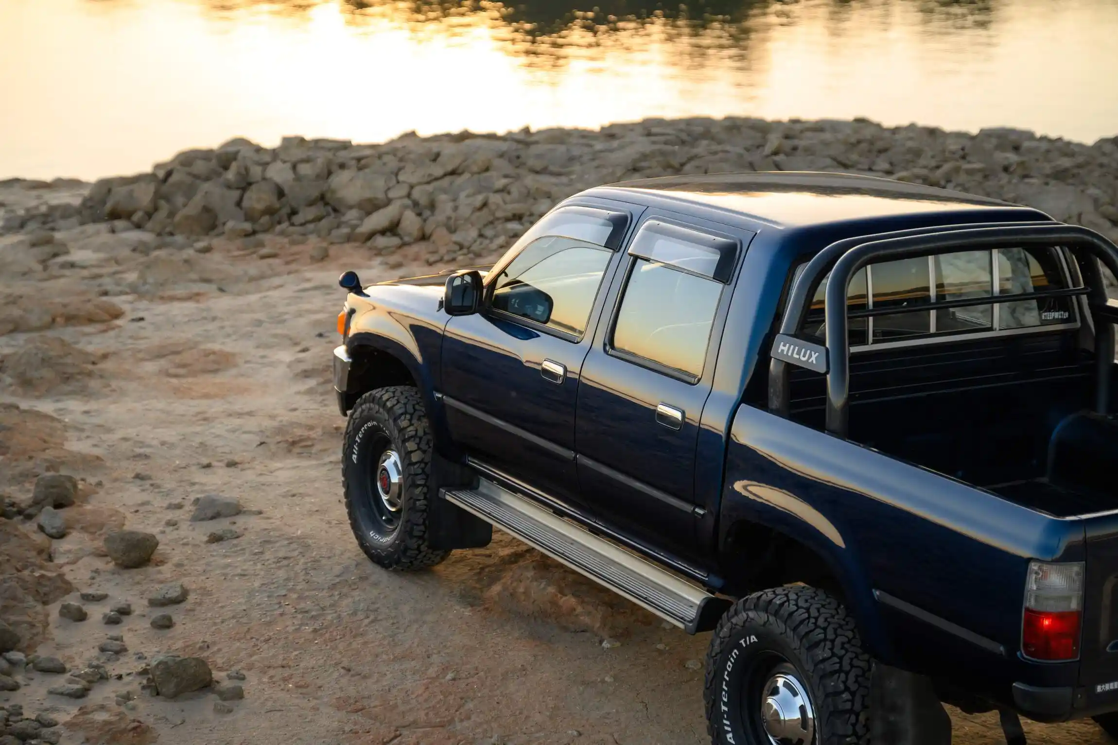 Sold: 1996 Toyota Hilux SSR 4×4