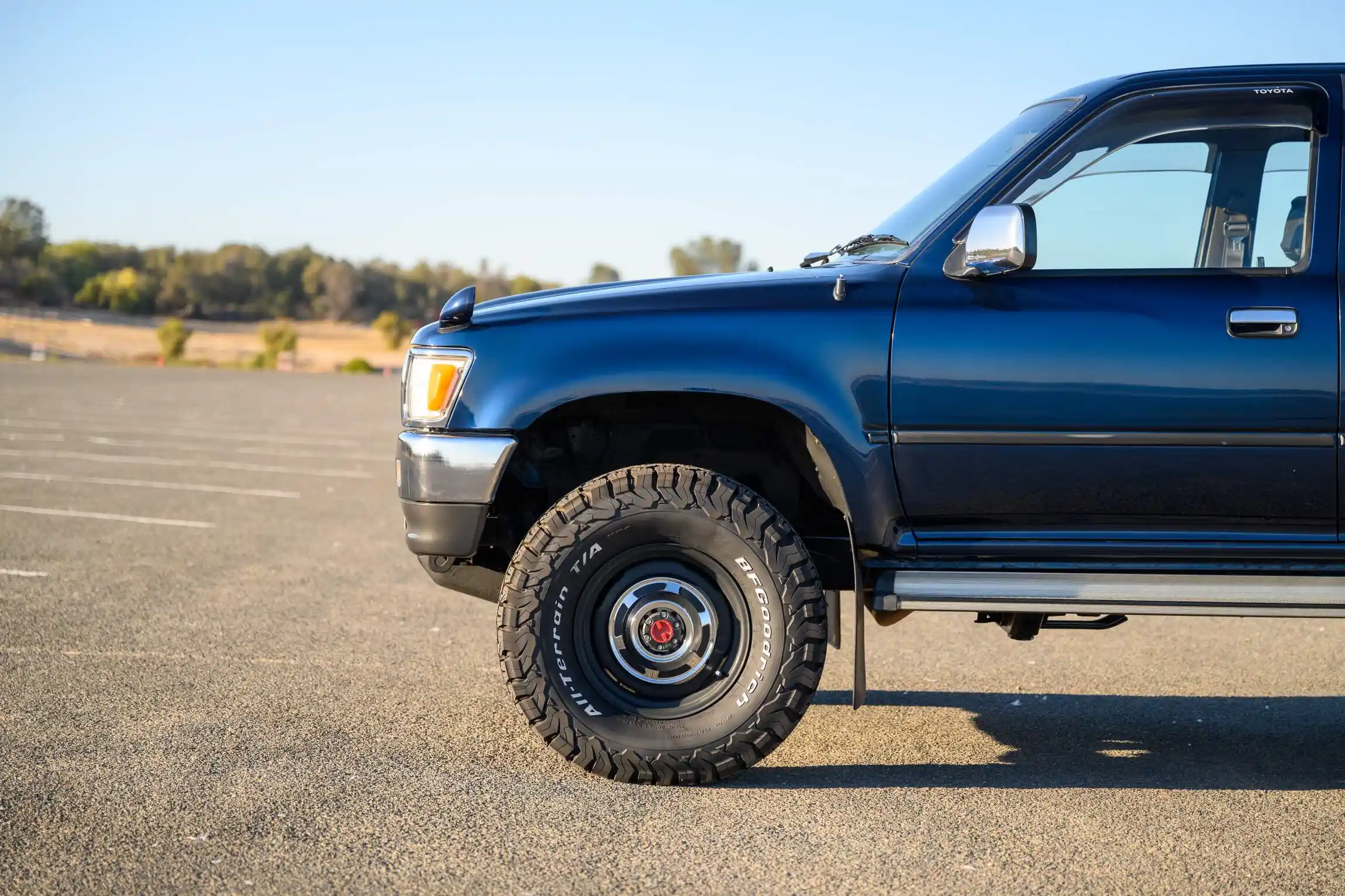 Sold: 1996 Toyota Hilux SSR 4×4