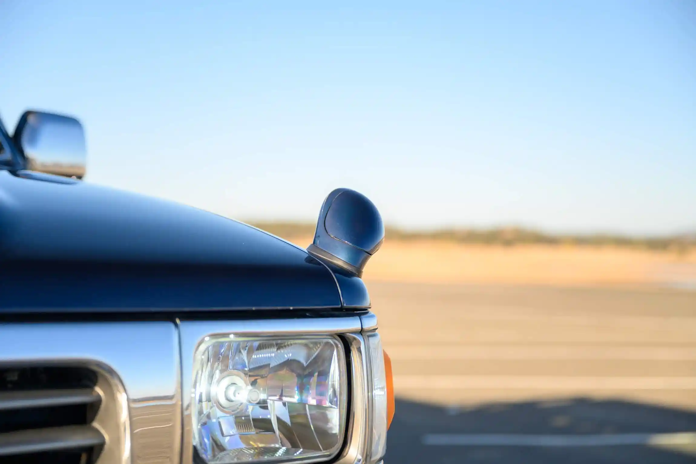 Sold: 1996 Toyota Hilux SSR 4×4