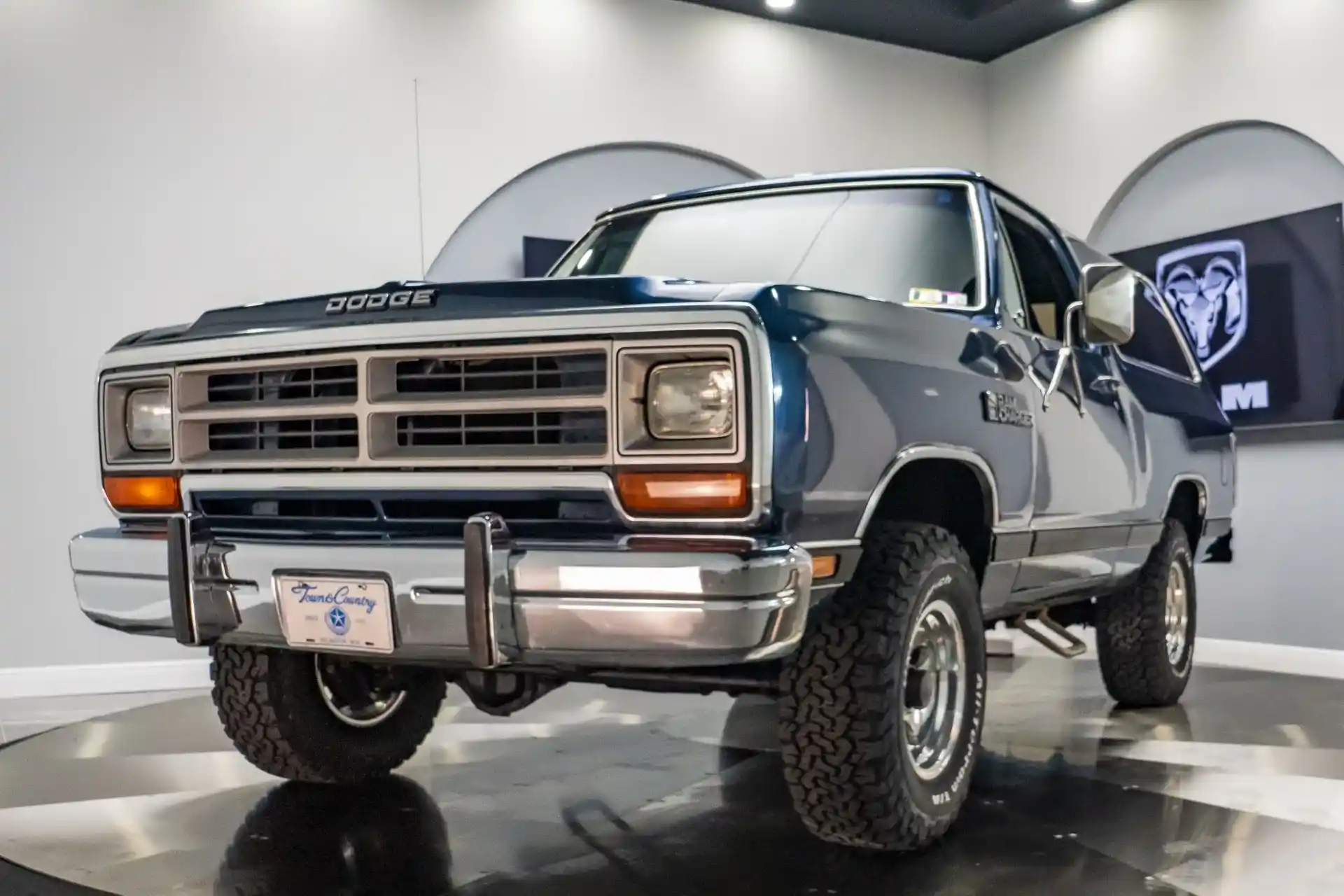 37k-Mile 1987 Dodge Ramcharger 4×4