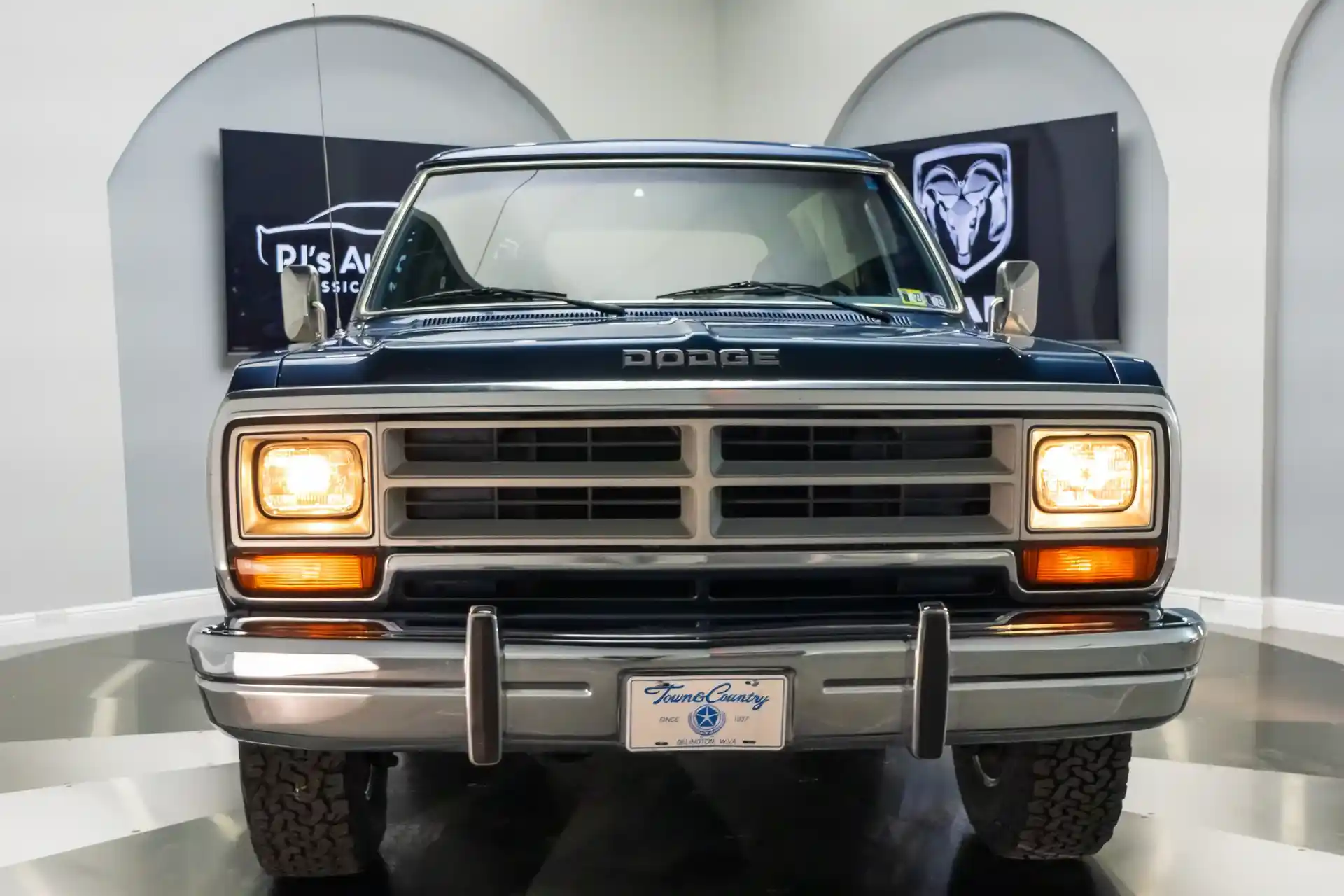 37k-Mile 1987 Dodge Ramcharger 4×4