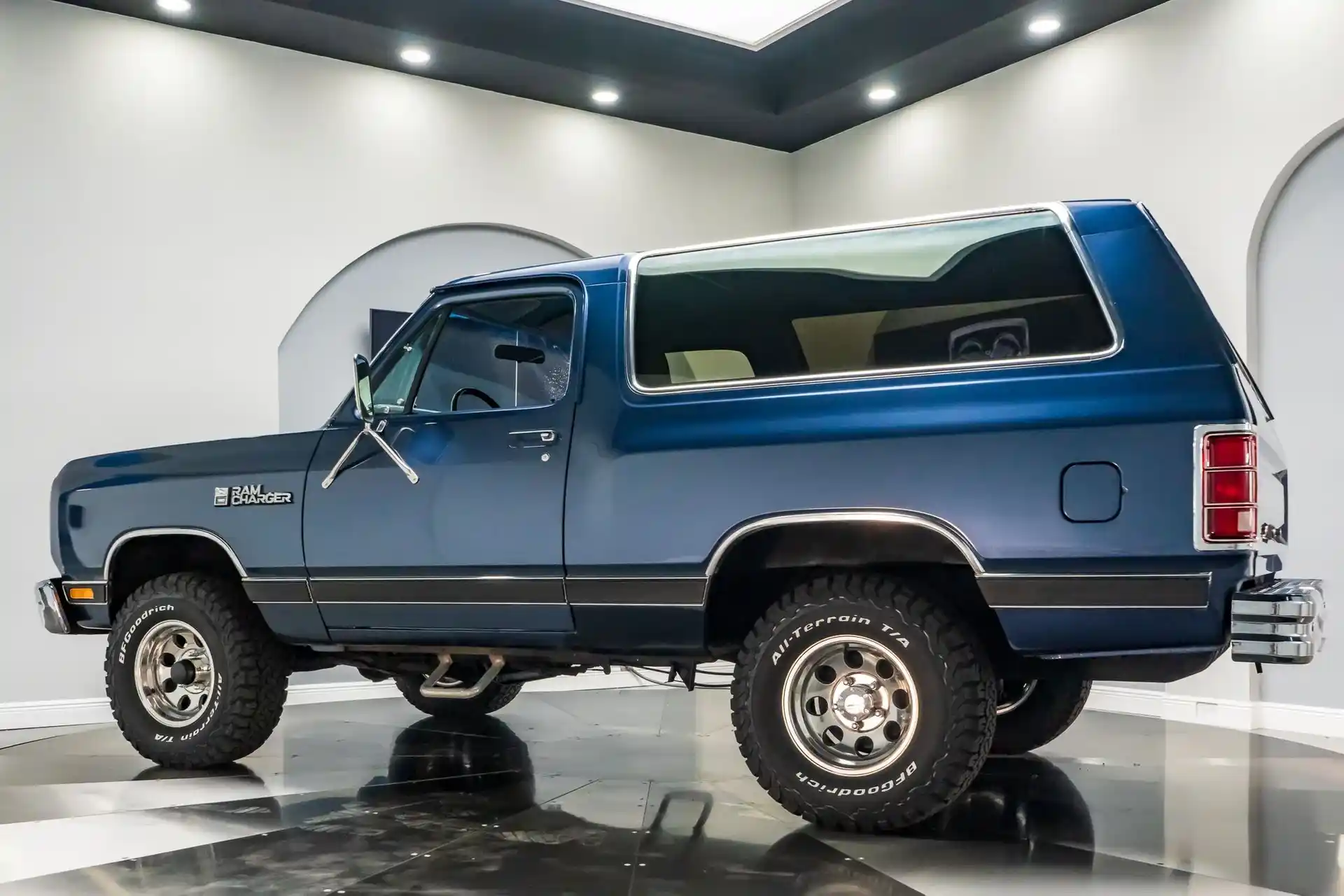 37k-Mile 1987 Dodge Ramcharger 4×4 - 3