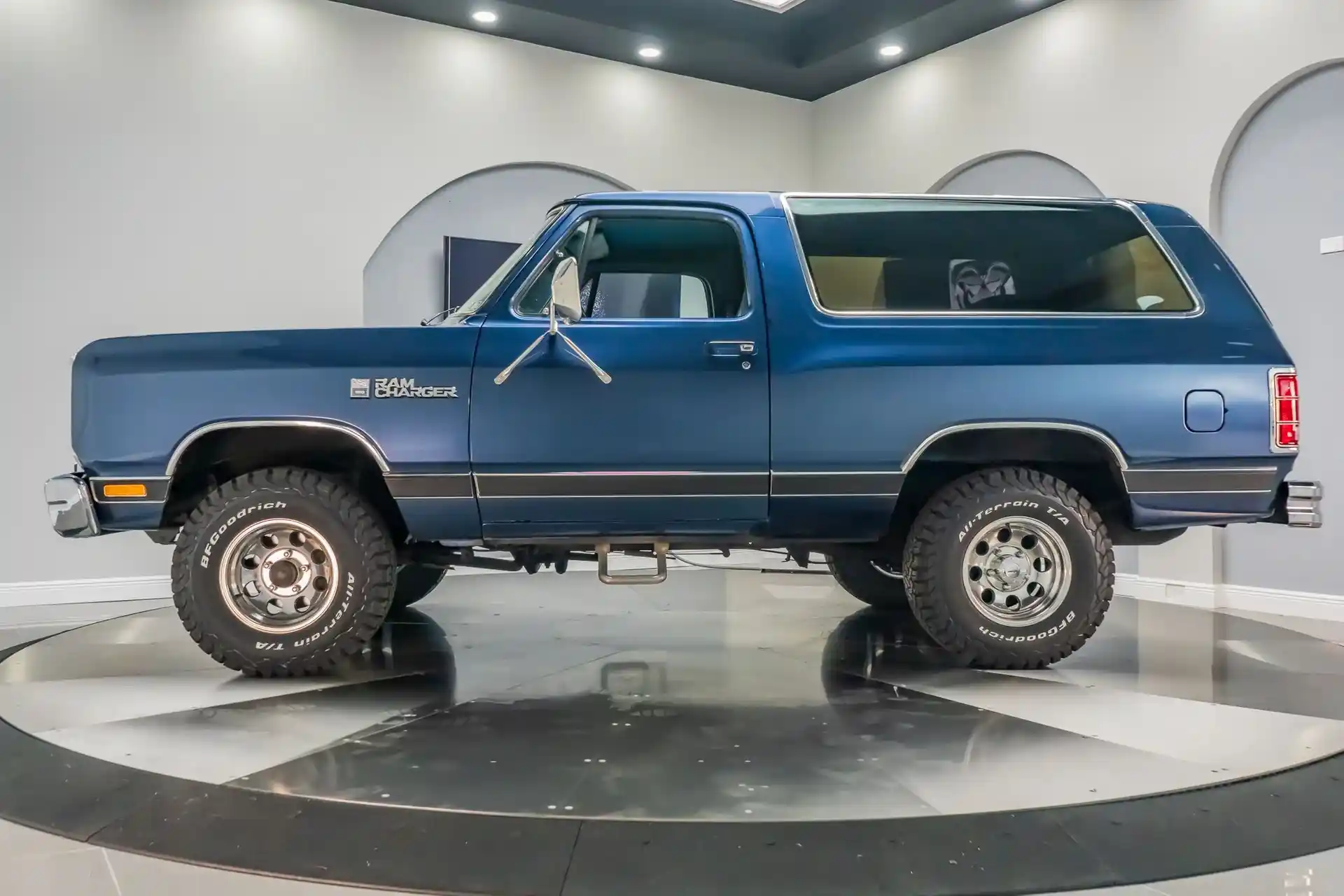 37k-Mile 1987 Dodge Ramcharger 4×4 - 2