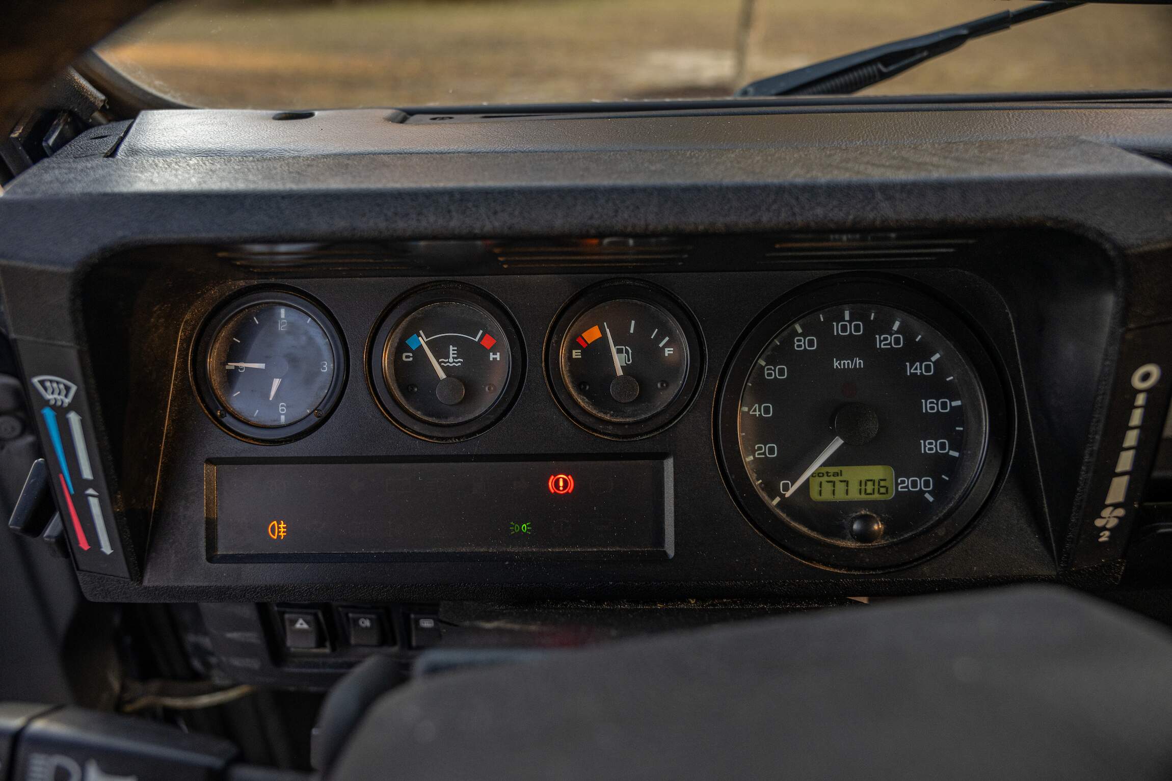 Sold: Td5-Powered 2000 Land Rover Defender 90 4×4