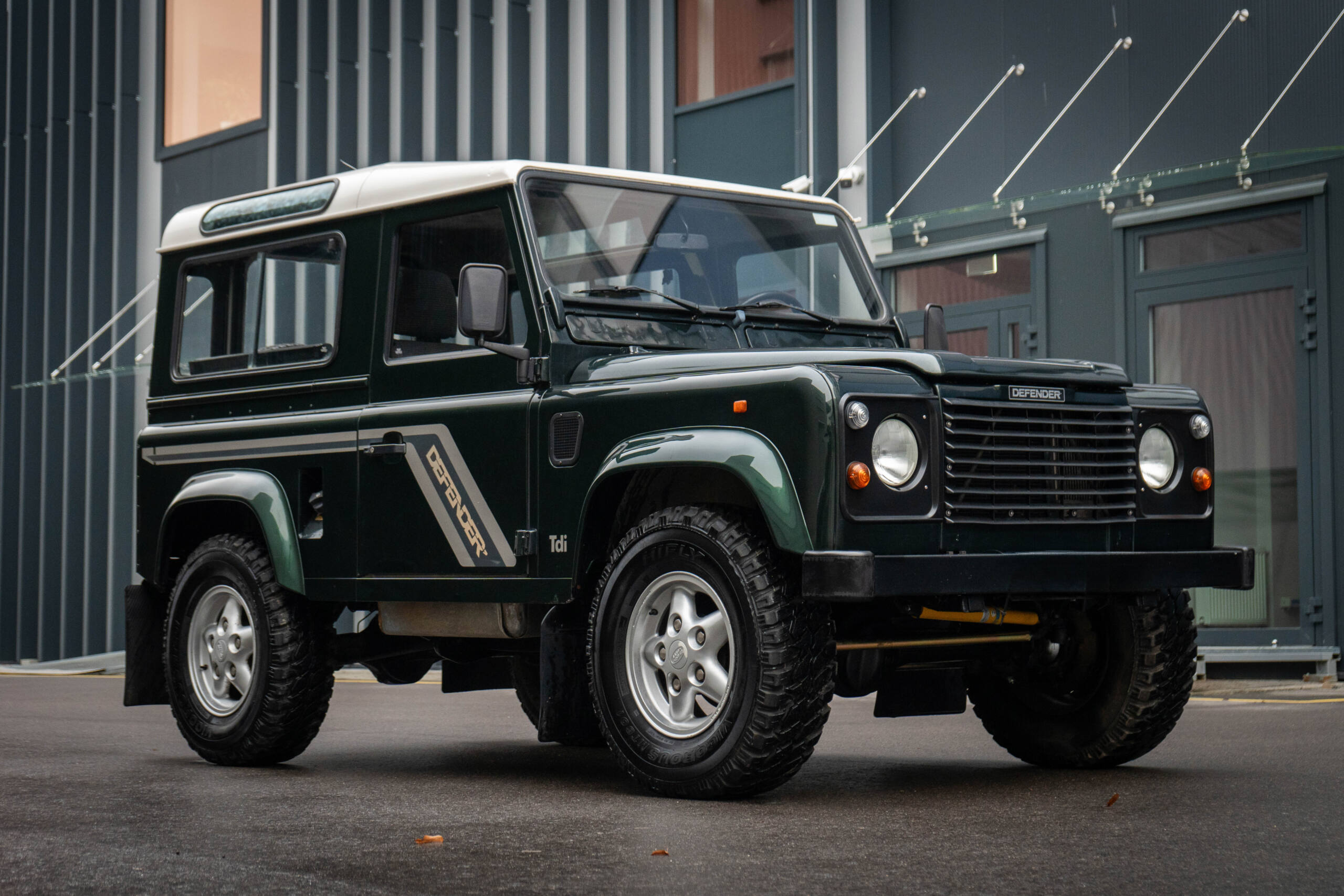  Land Rover Defender