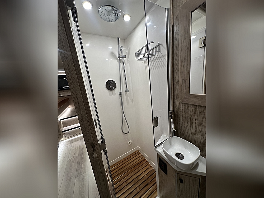 Sold: 2023 EarthRoamer XV-SX-002