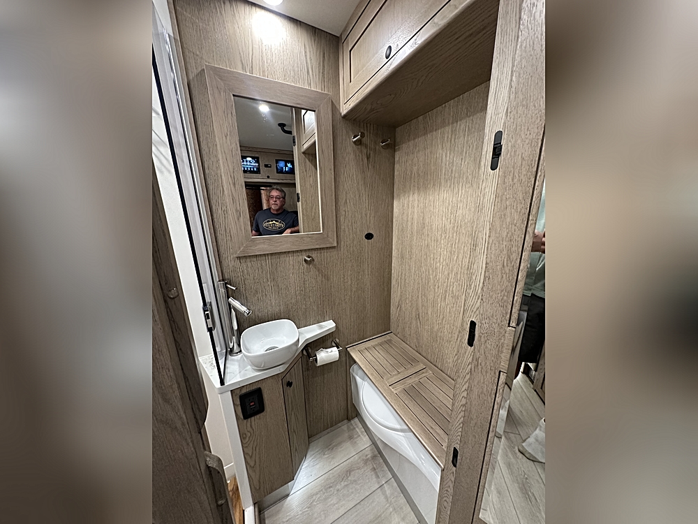 Sold: 2023 EarthRoamer XV-SX-002