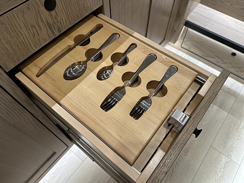 Sold: 2023 EarthRoamer XV-SX-002