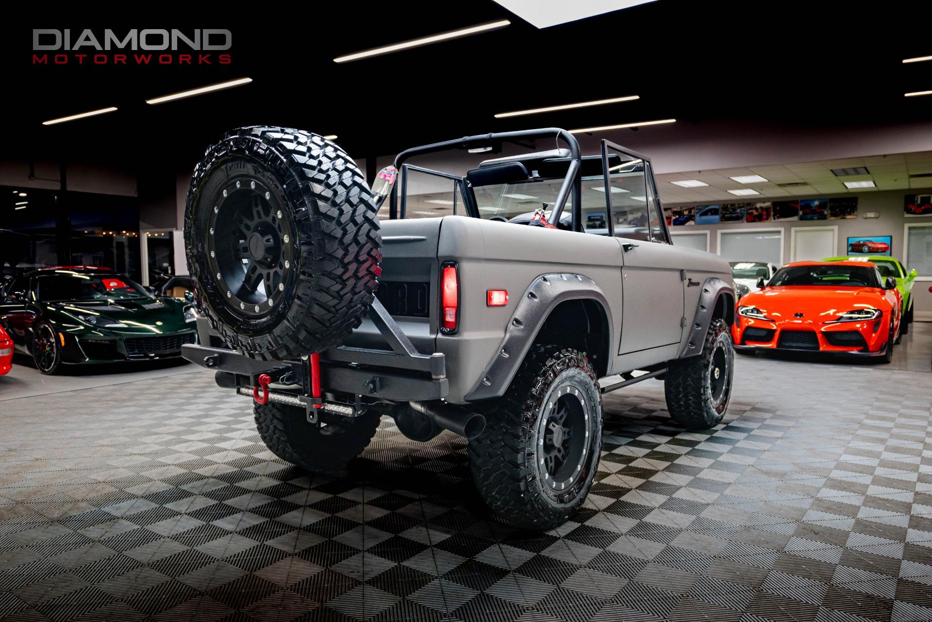 1975 Ford Bronco 4x4 Restomod - 2