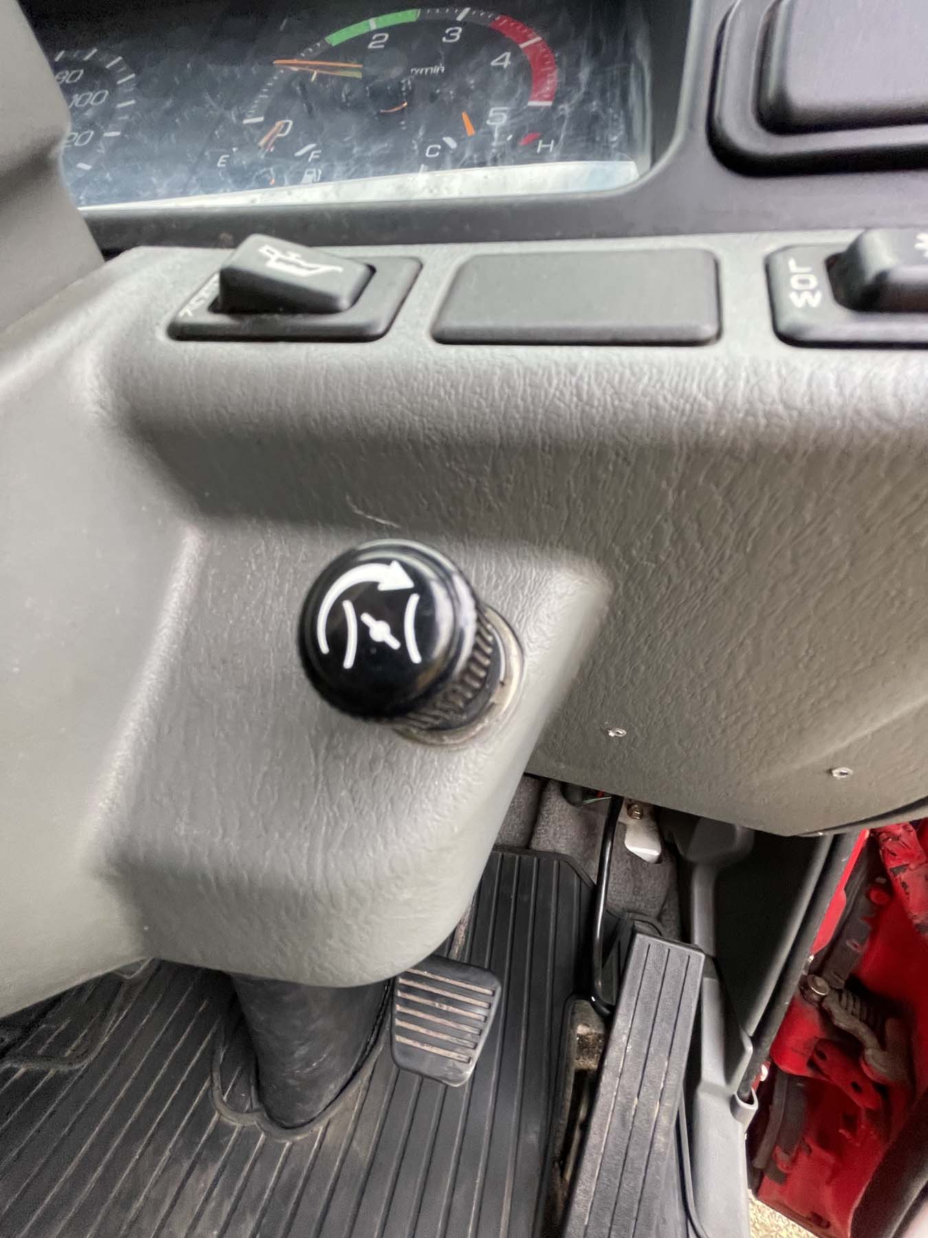 Sold: 1995 Mitsubishi Canter Doka 4x4