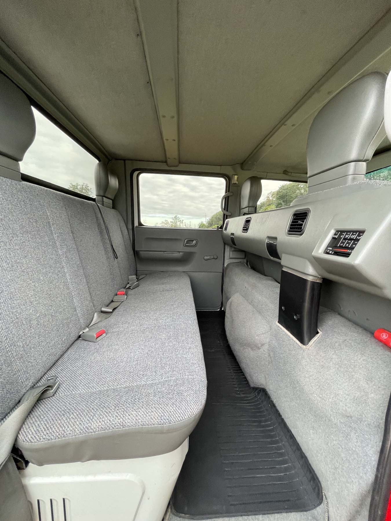 Sold: 1995 Mitsubishi Canter Doka 4x4