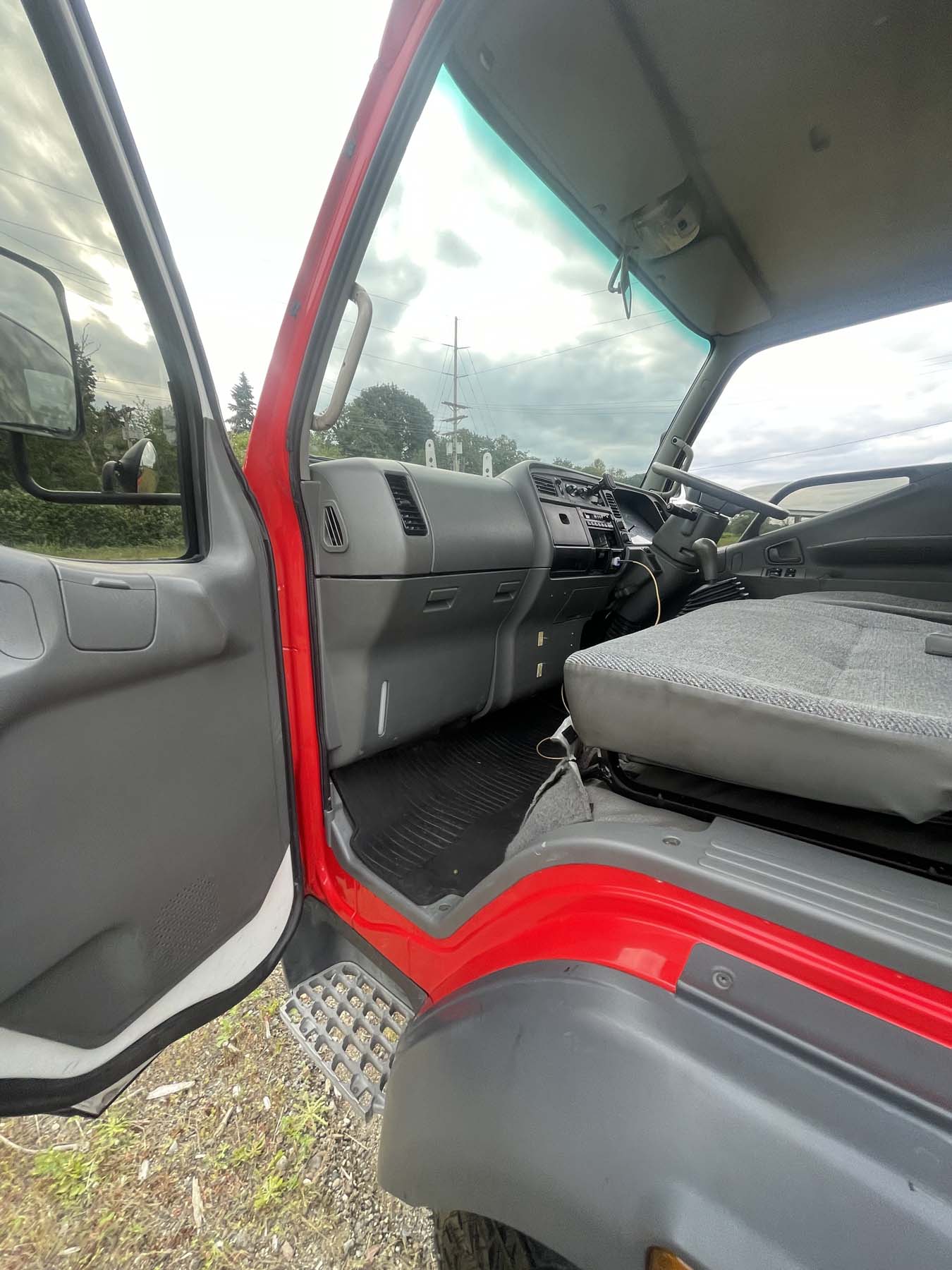 Sold: 1995 Mitsubishi Canter Doka 4x4