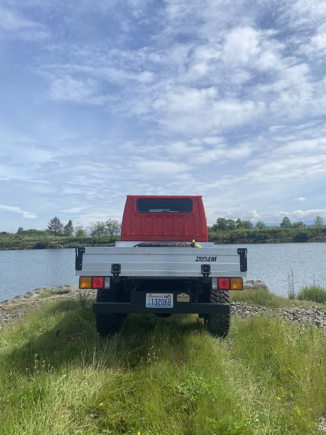 Sold: 1995 Mitsubishi Canter Doka 4x4