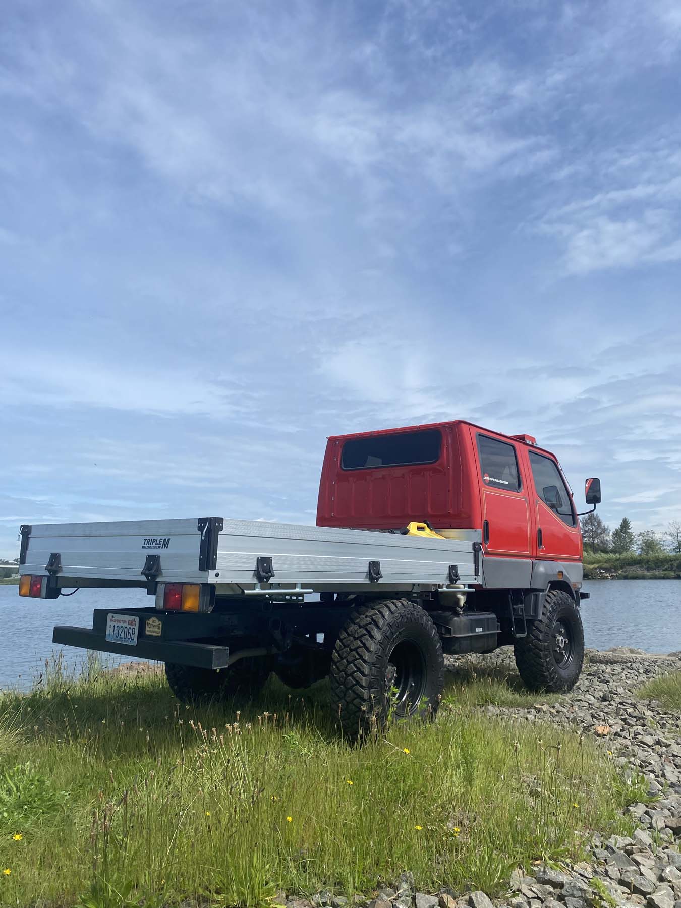 Sold: 1995 Mitsubishi Canter Doka 4x4