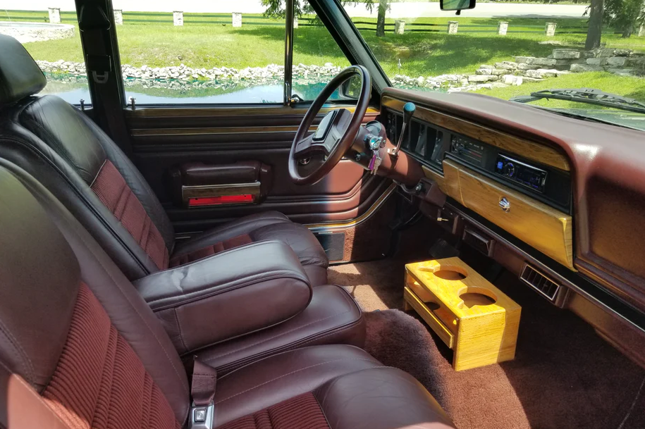1989 Jeep Grand Wagoneer