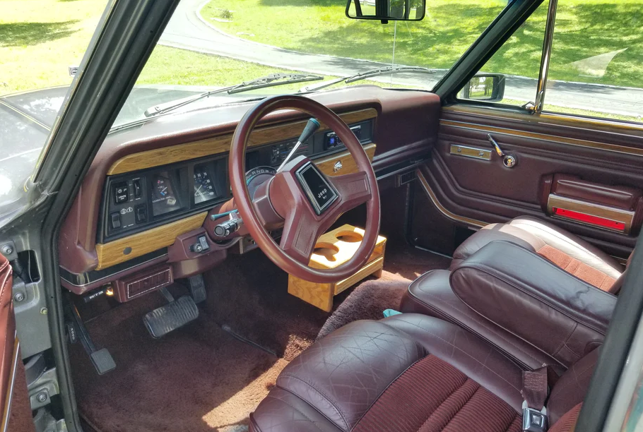 1989 Jeep Grand Wagoneer