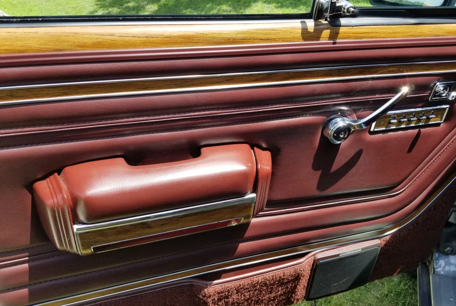 1989 Jeep Grand Wagoneer