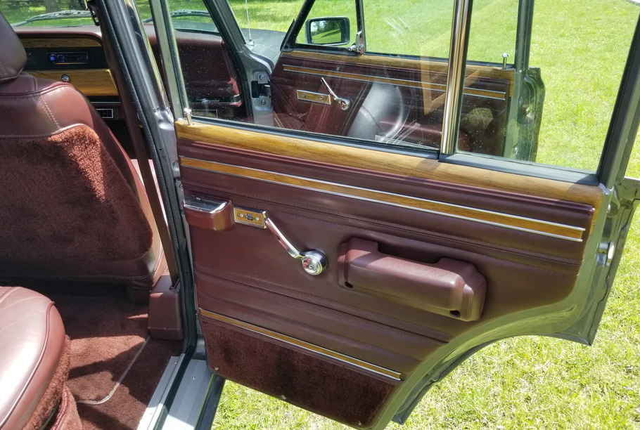 1989 Jeep Grand Wagoneer