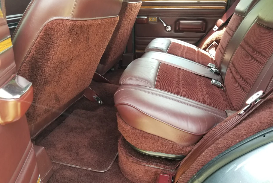 1989 Jeep Grand Wagoneer