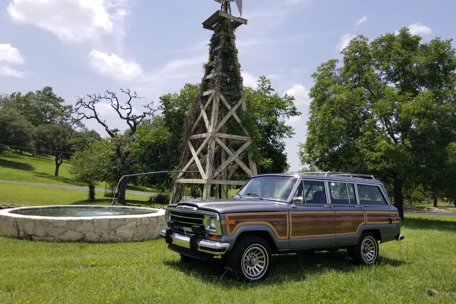 1989 Jeep Grand Wagoneer - 3