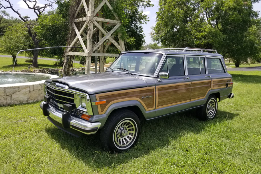 1989 Jeep Grand Wagoneer - 4
