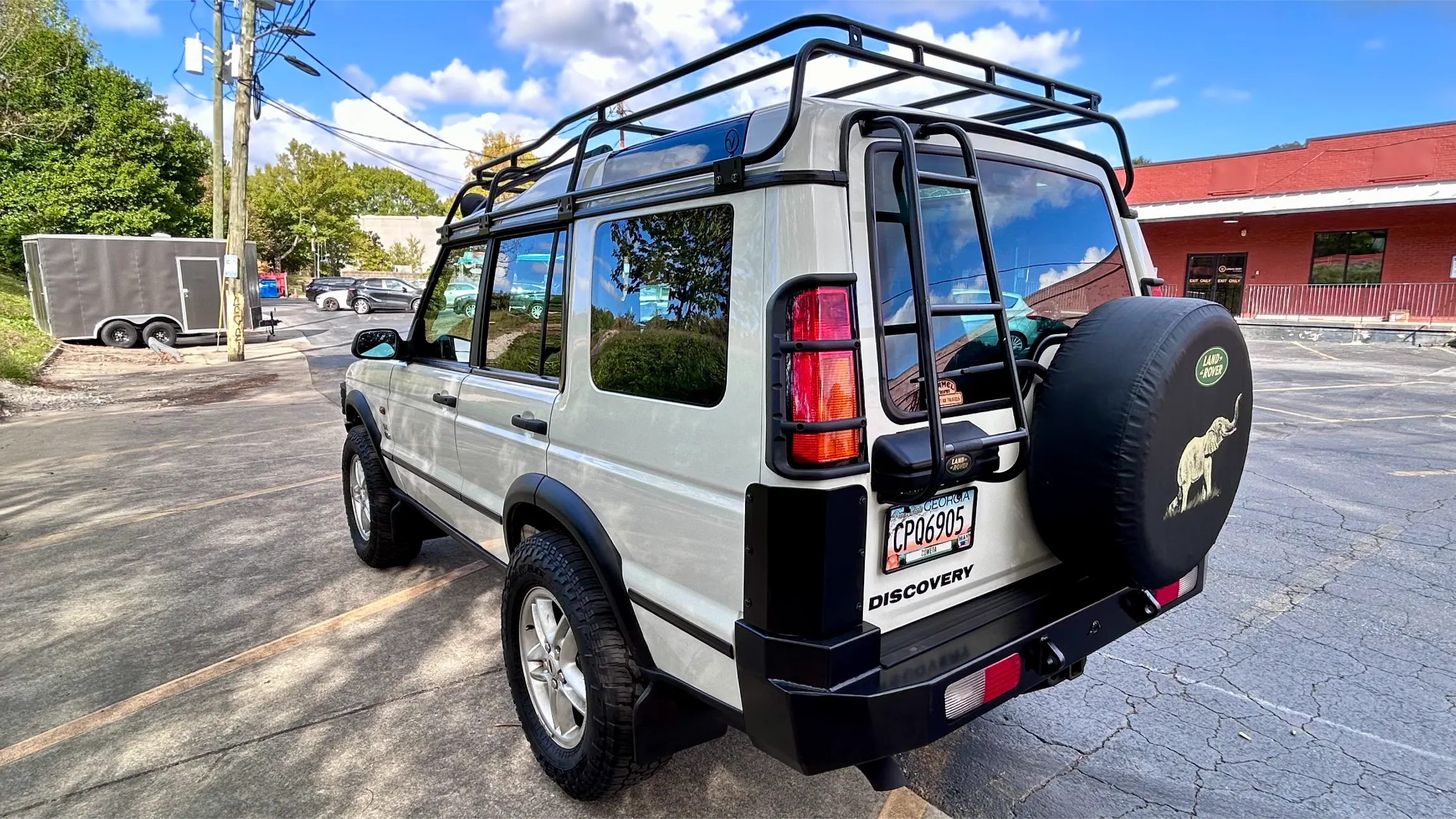 Sold: Modified 2003 Land Rover Discovery SE