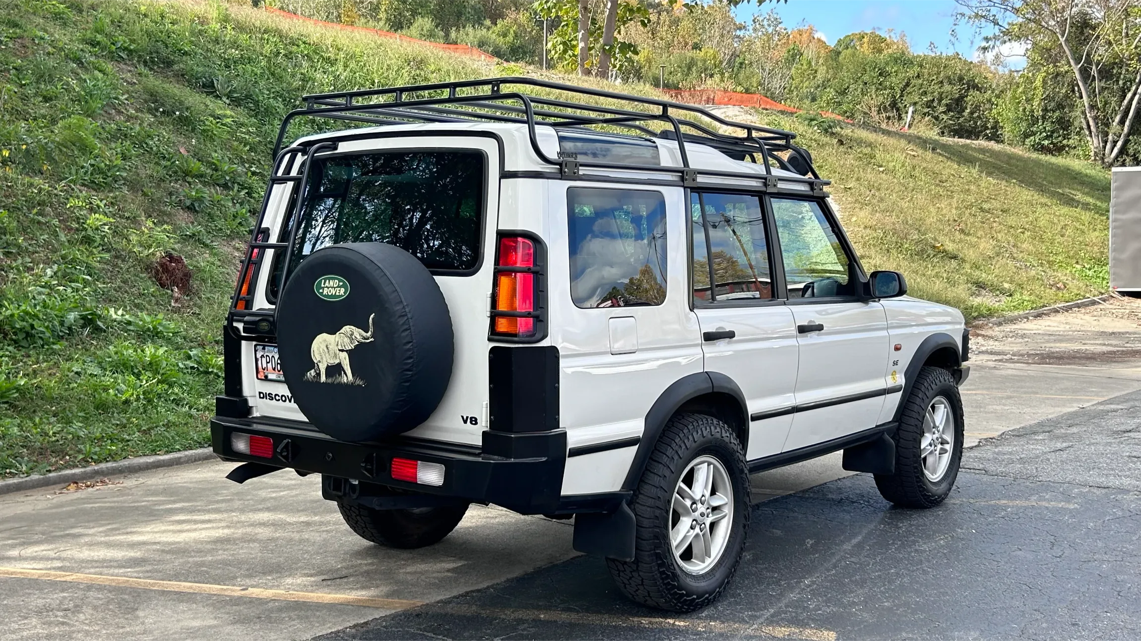 Sold: Modified 2003 Land Rover Discovery SE