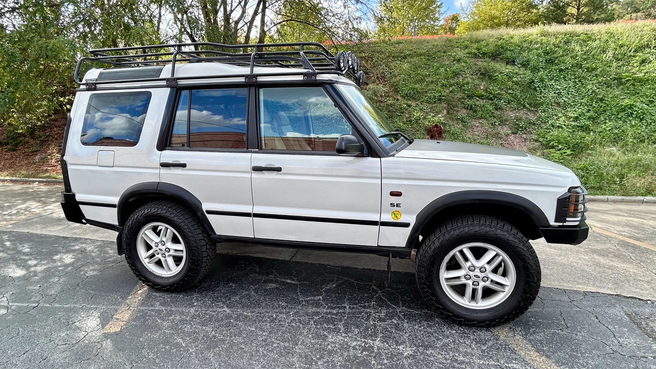 Sold: Modified 2003 Land Rover Discovery SE
