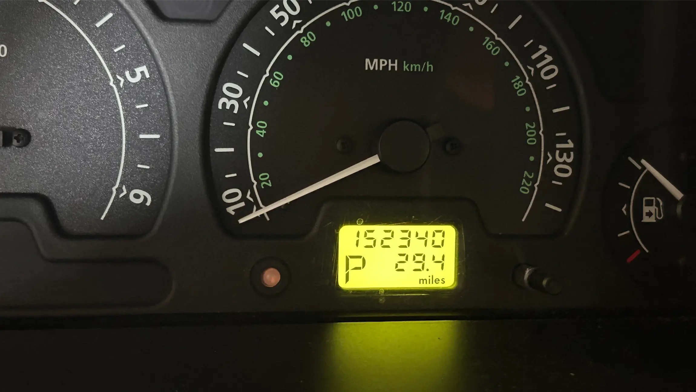 Sold: Modified 2003 Land Rover Discovery SE